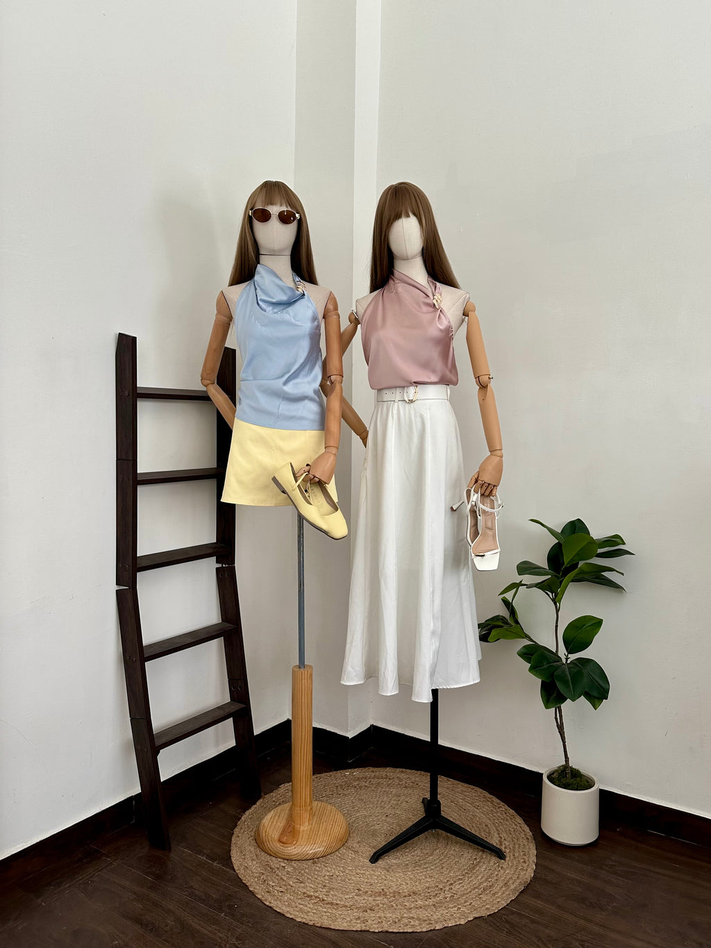 Blusa Halter c/ argolla dorada