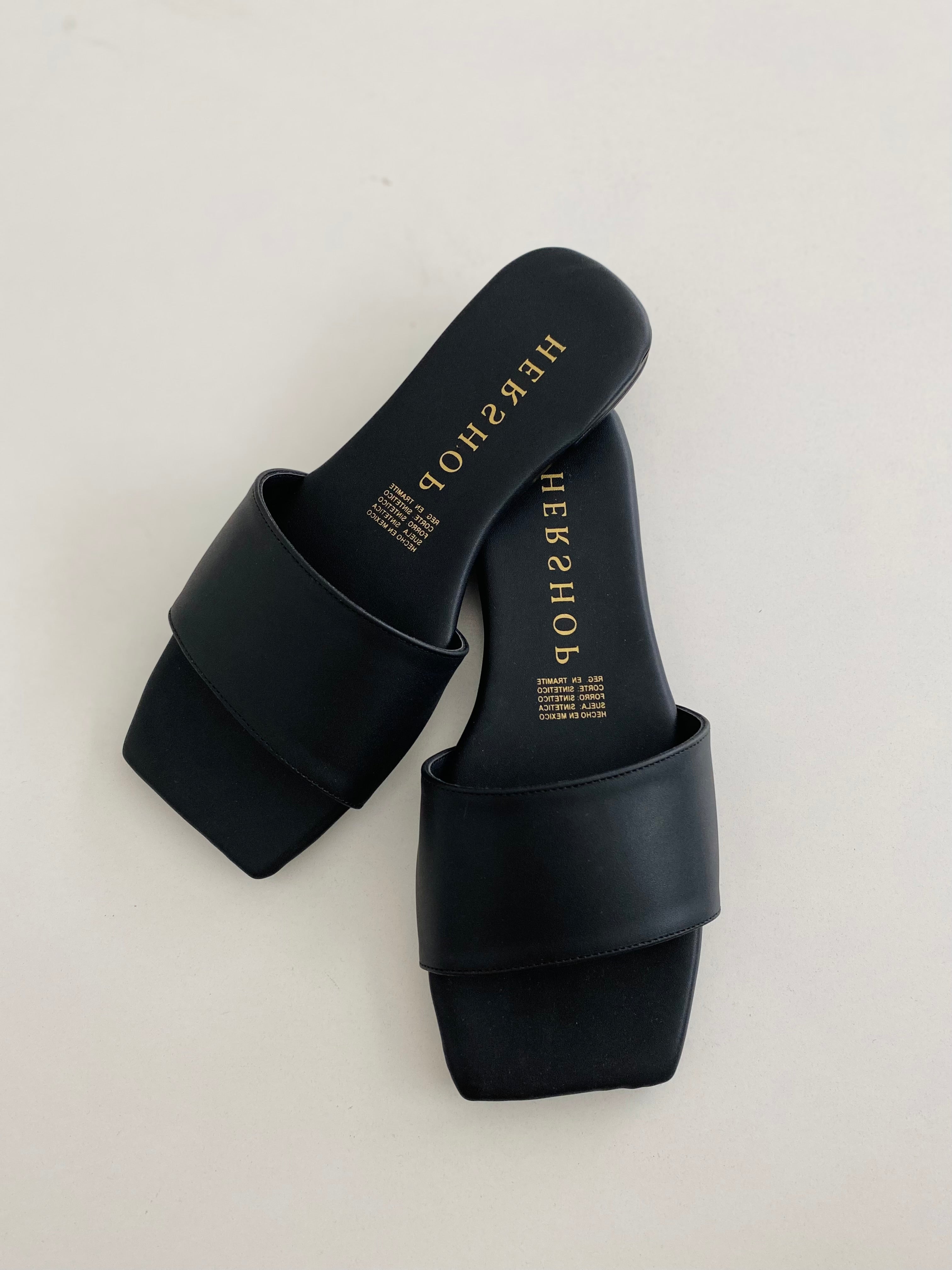 YUNA SANDALS