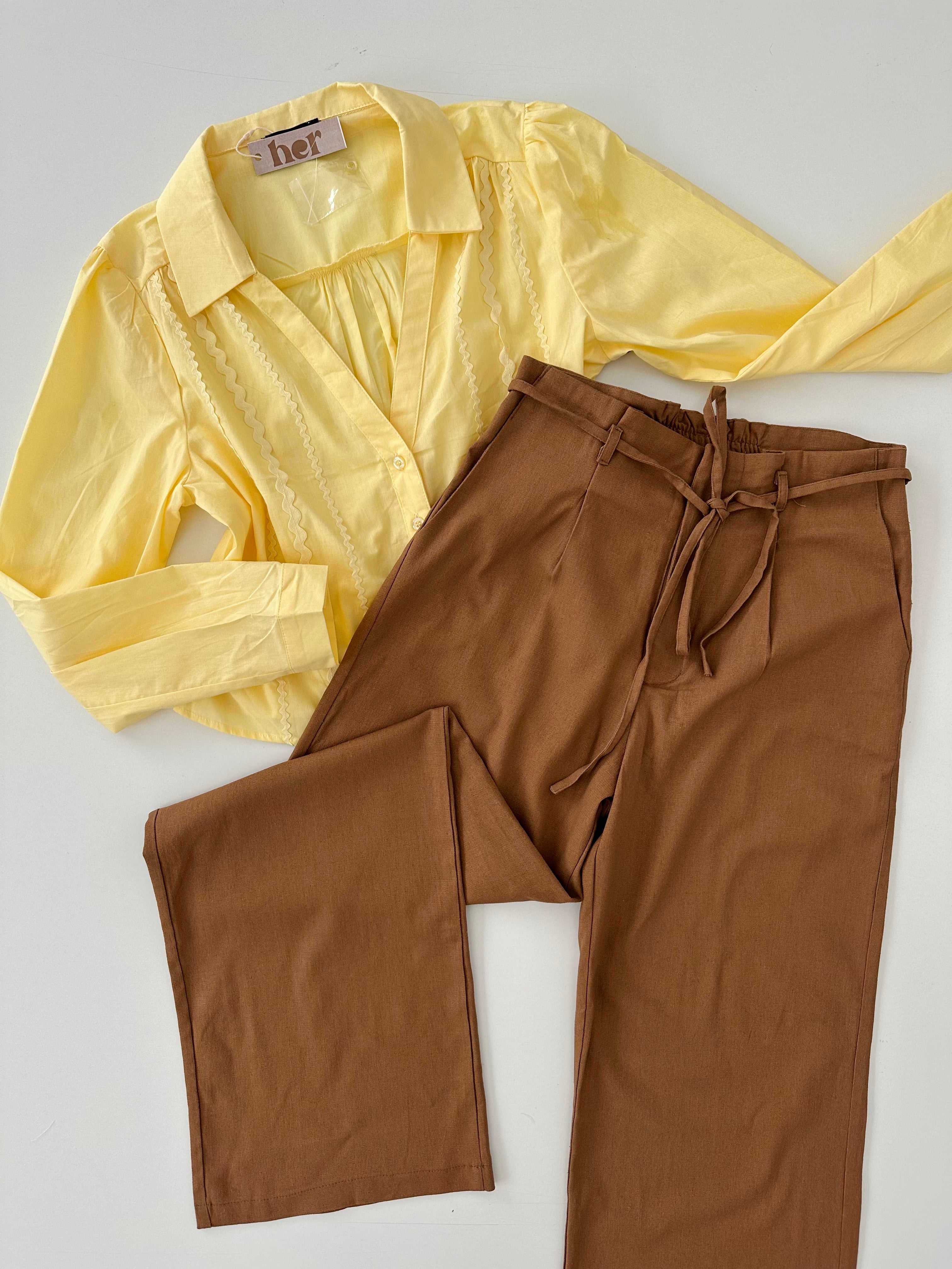 Pantalones lino con cinto