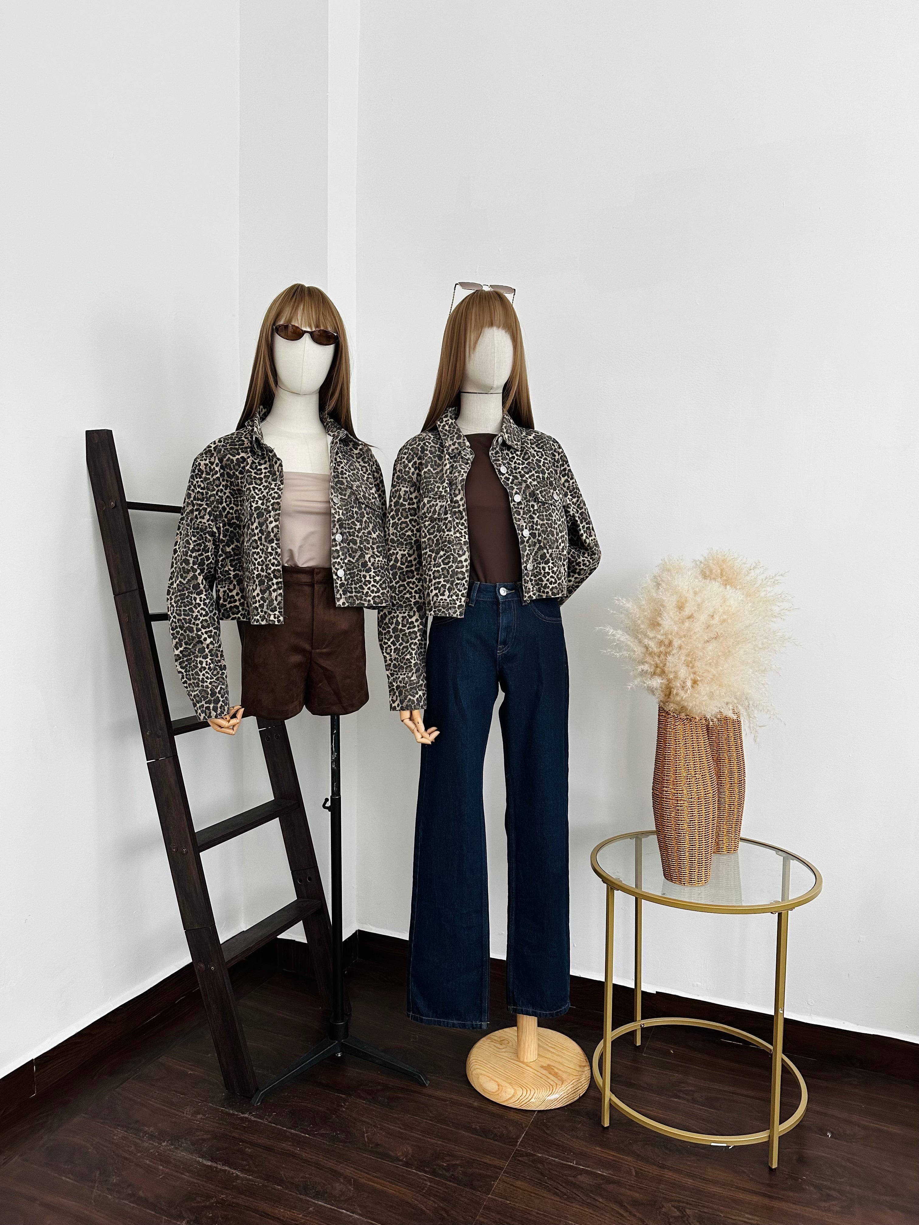 Crop jacket animal print