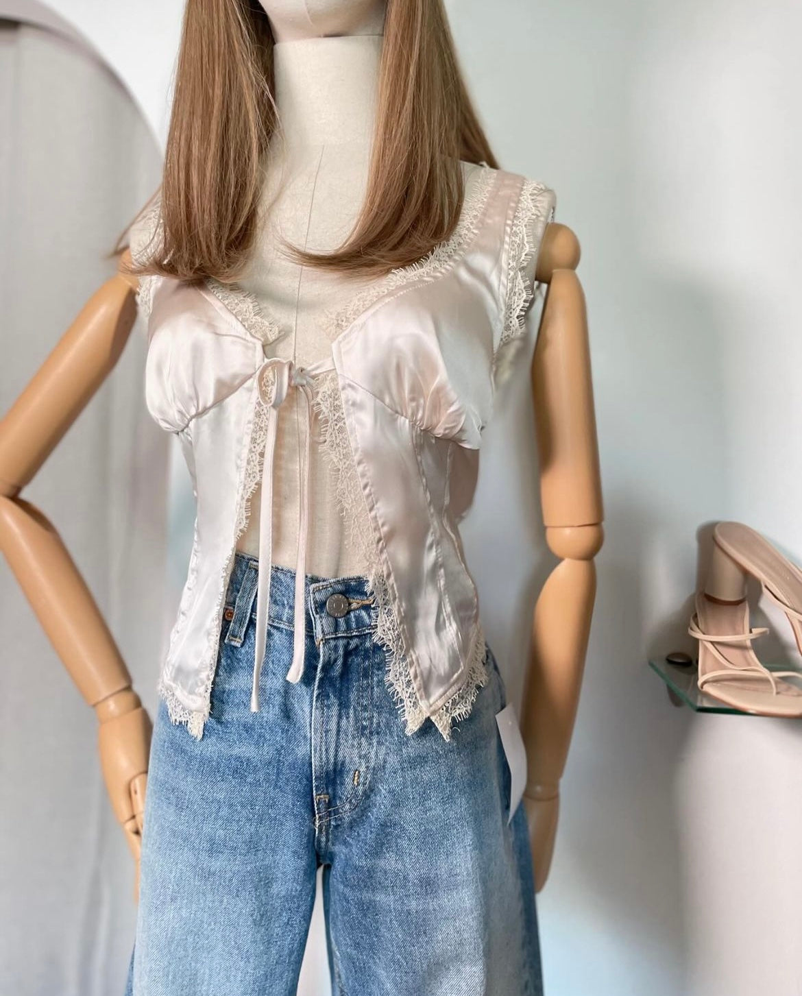 Blusa de encaje con abertura