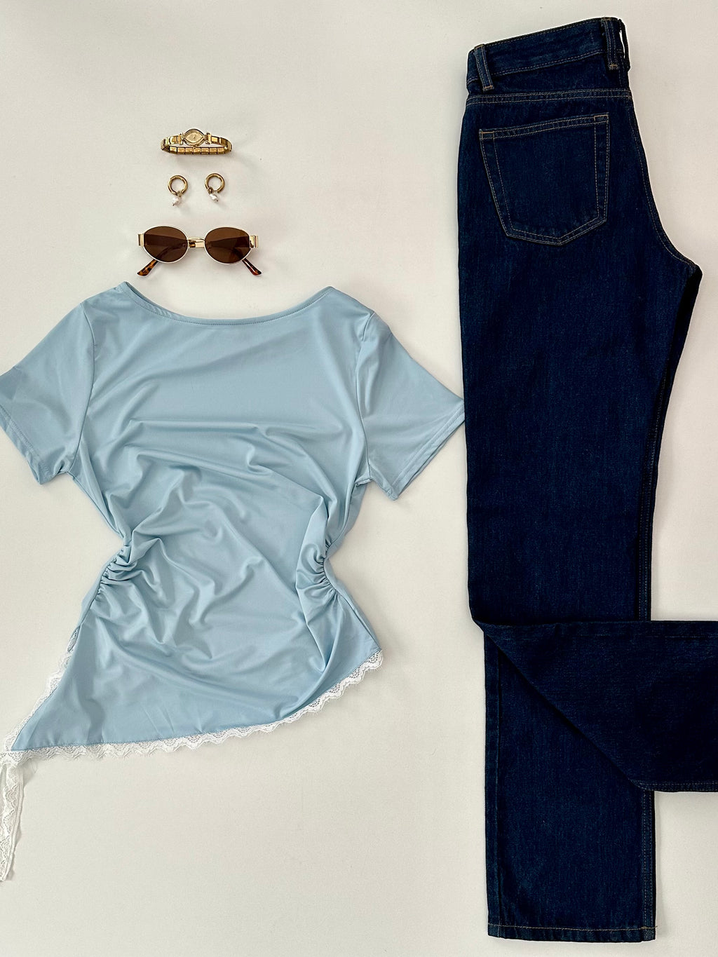 Blusa lisa con encaje