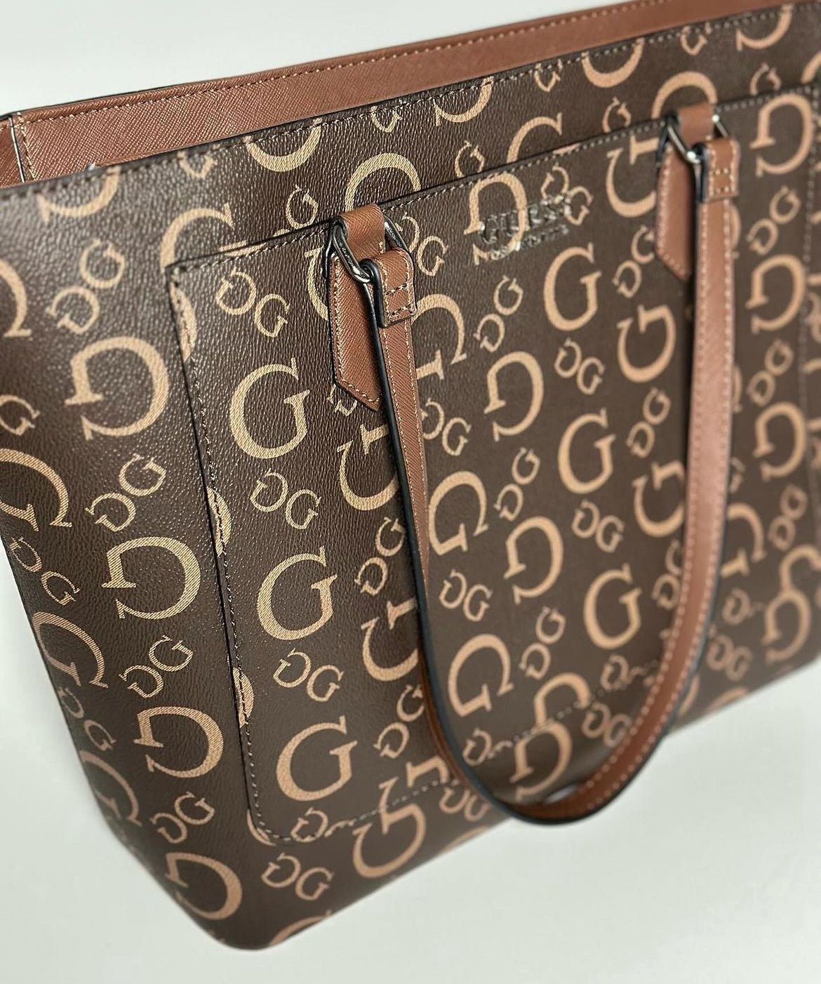 Bolso café •Guess•