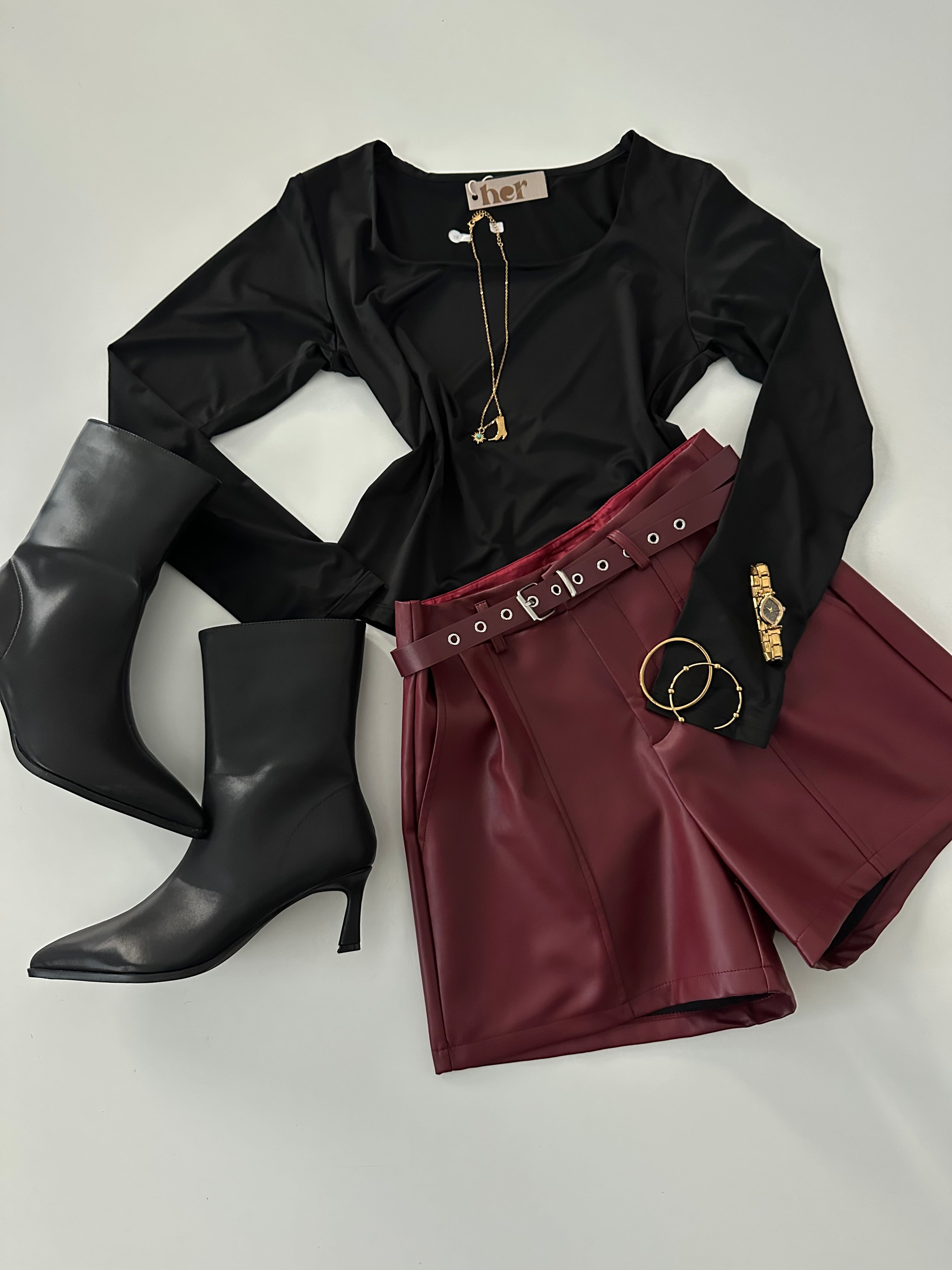 Short vinipiel c/cinto