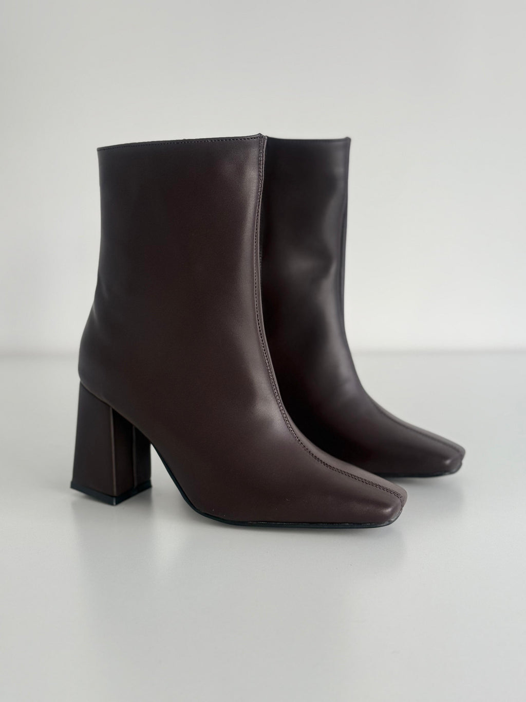 Botin corto “ HERSHOP”