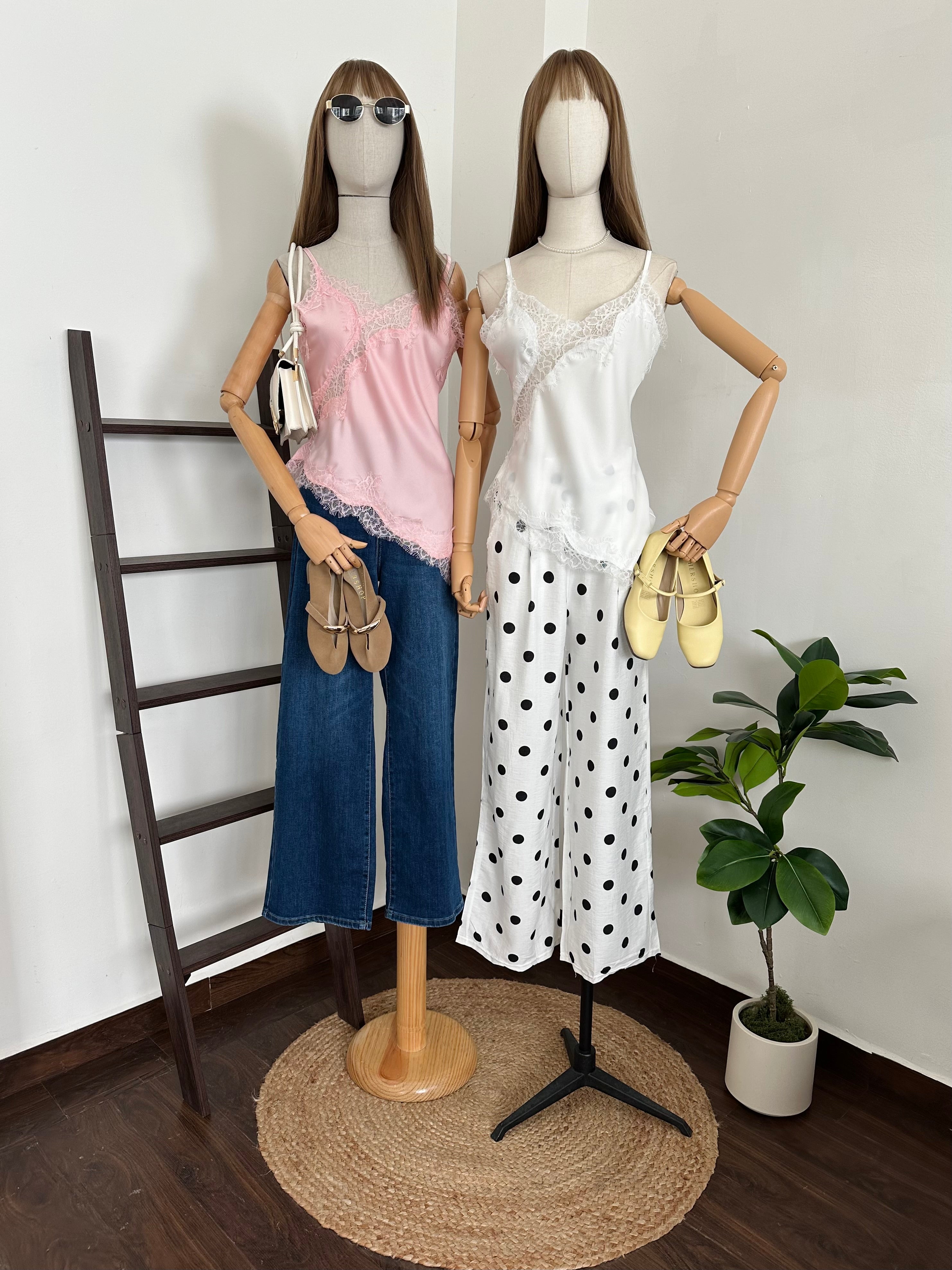 Blusa satinada c/encaje