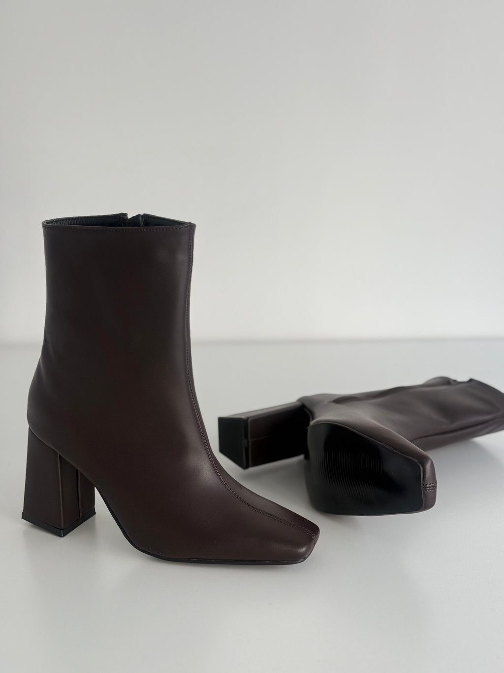 Botin corto “ HERSHOP”