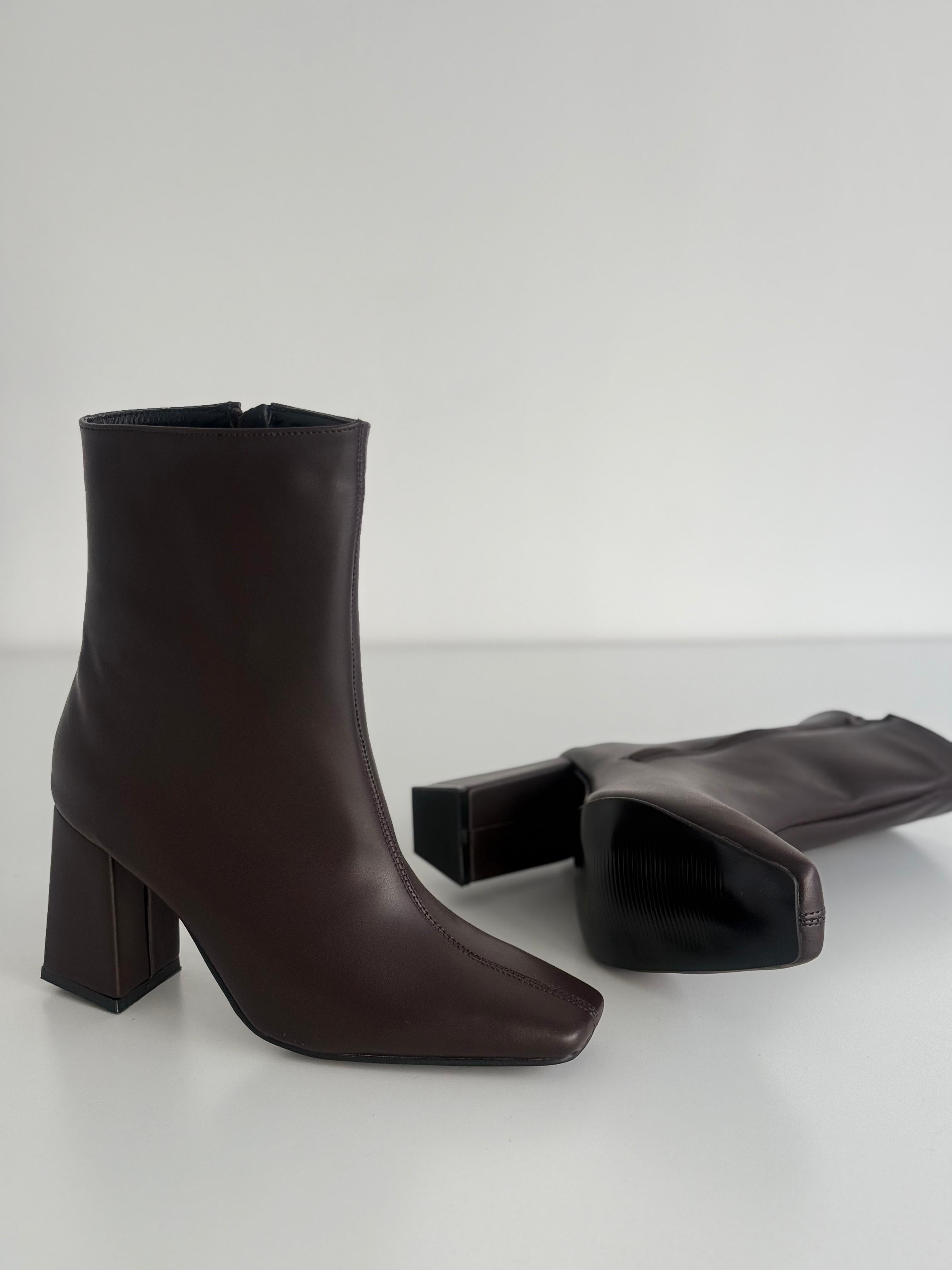 Botin corto “ HERSHOP”