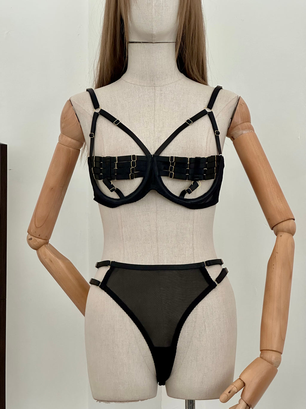 Set mesh con detalle dorado