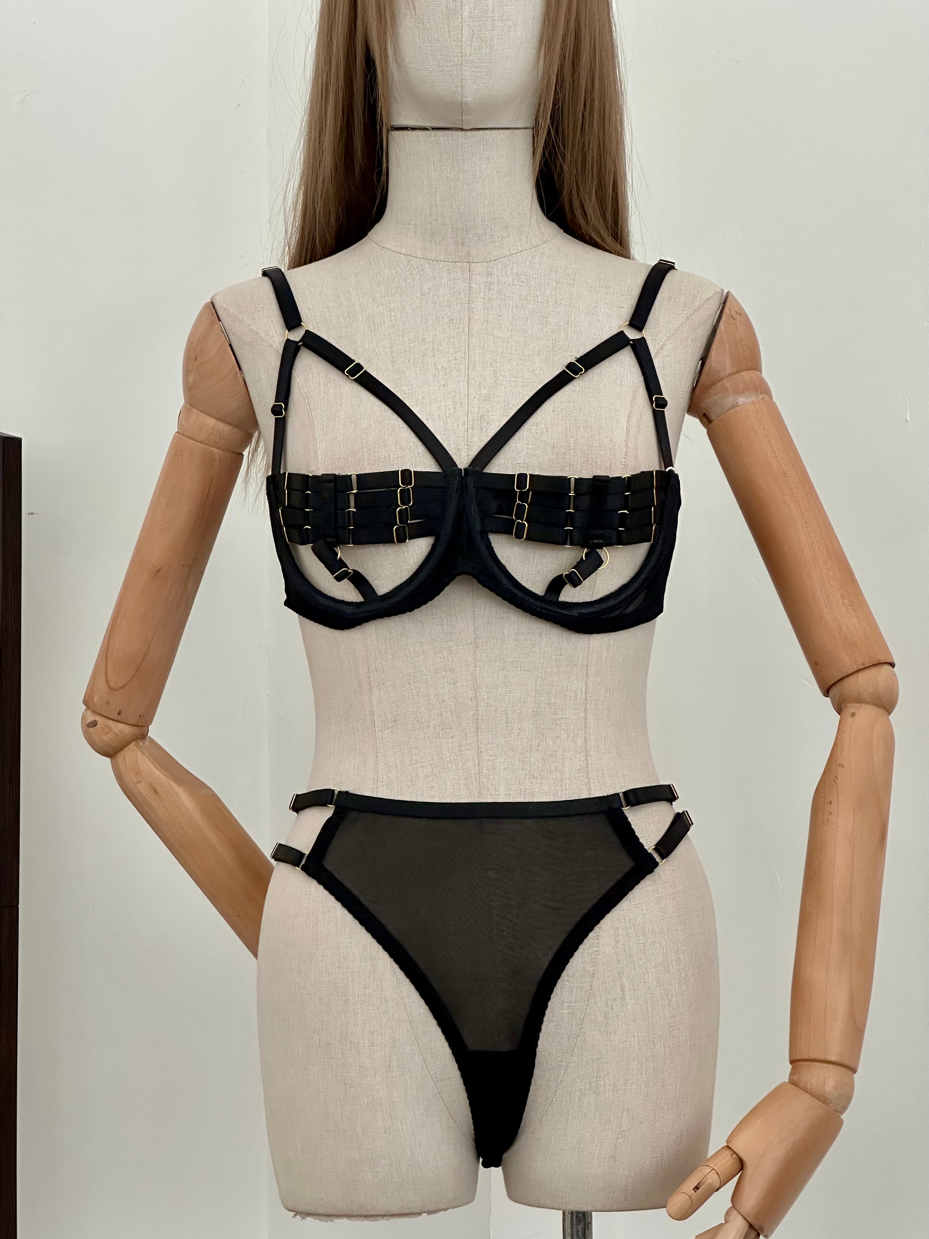 Set mesh con detalle dorado