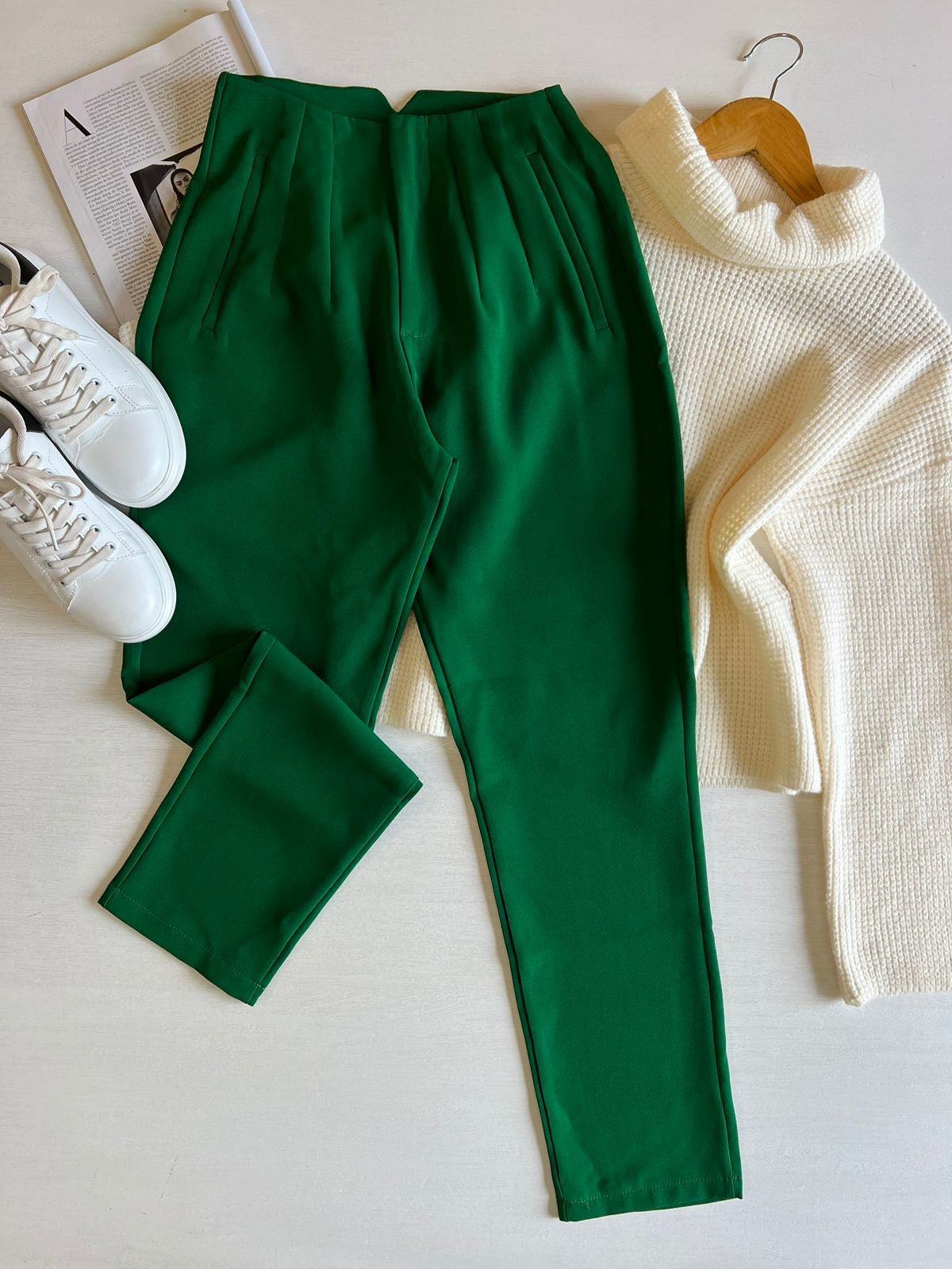 Pantalón con pinza verde