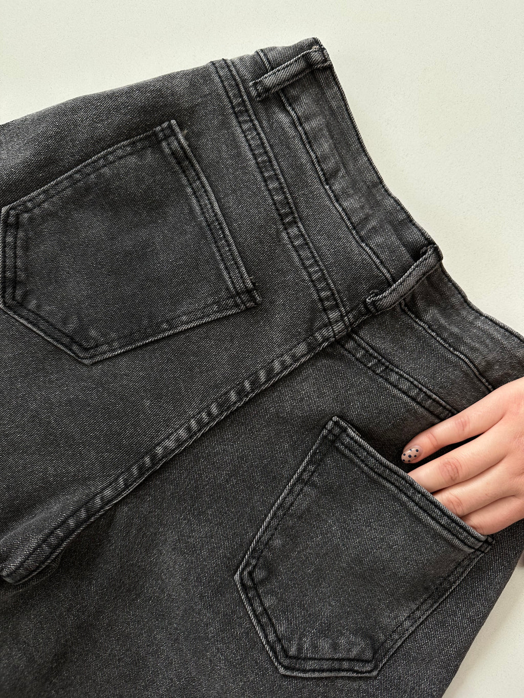 Pantalón de brillos