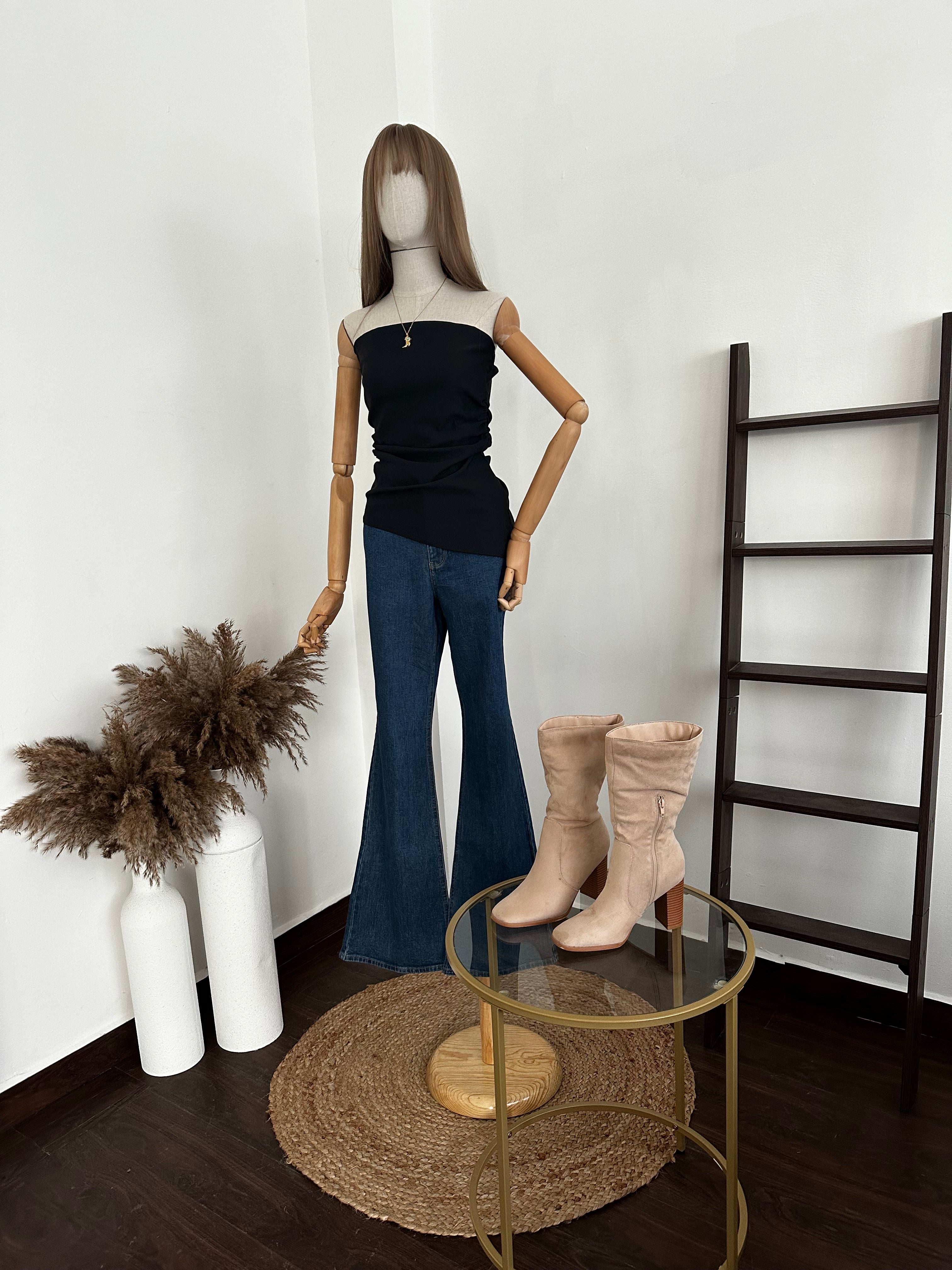 Blusa strapless asimétrica