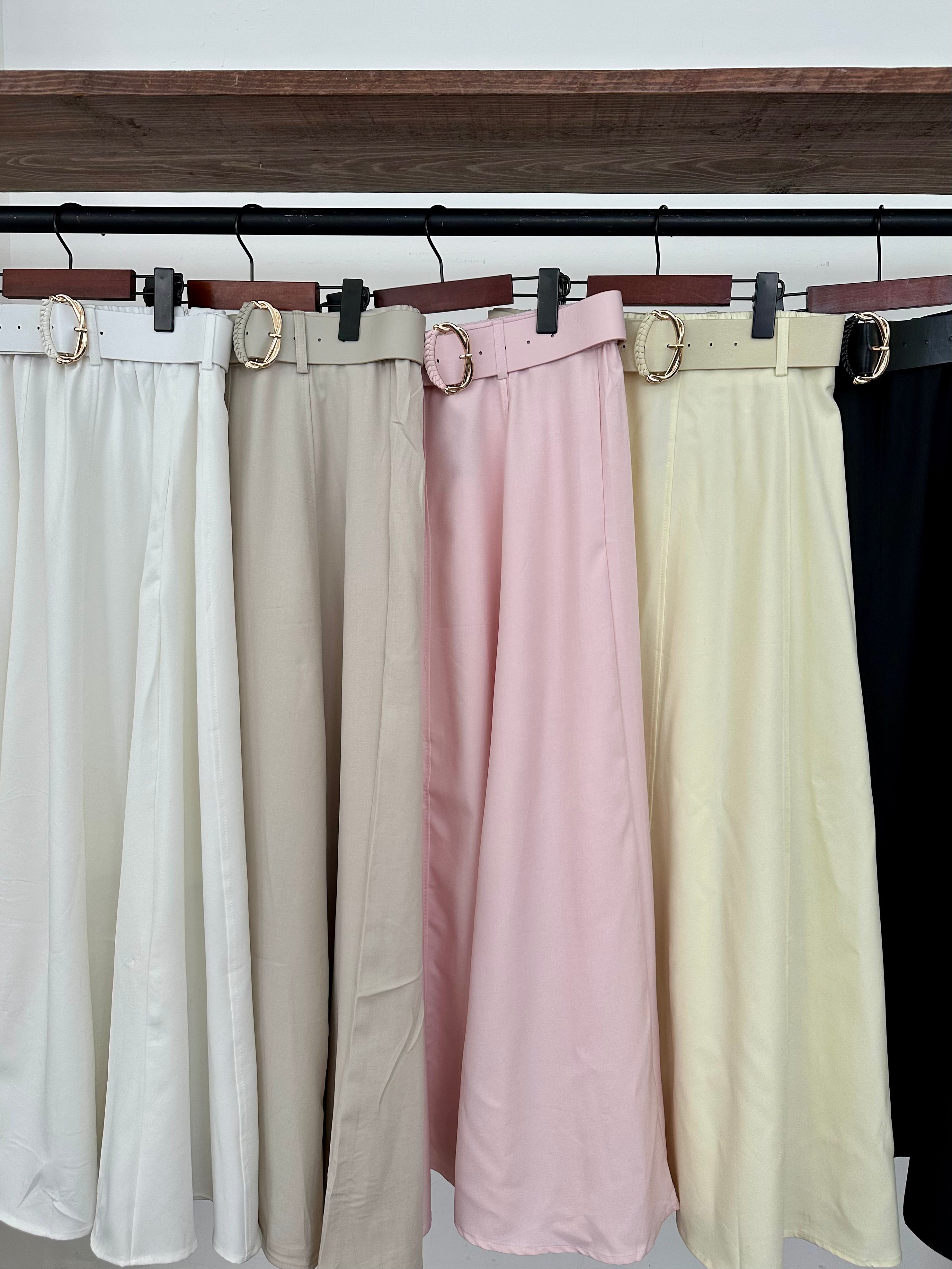 Falda larga con cinto