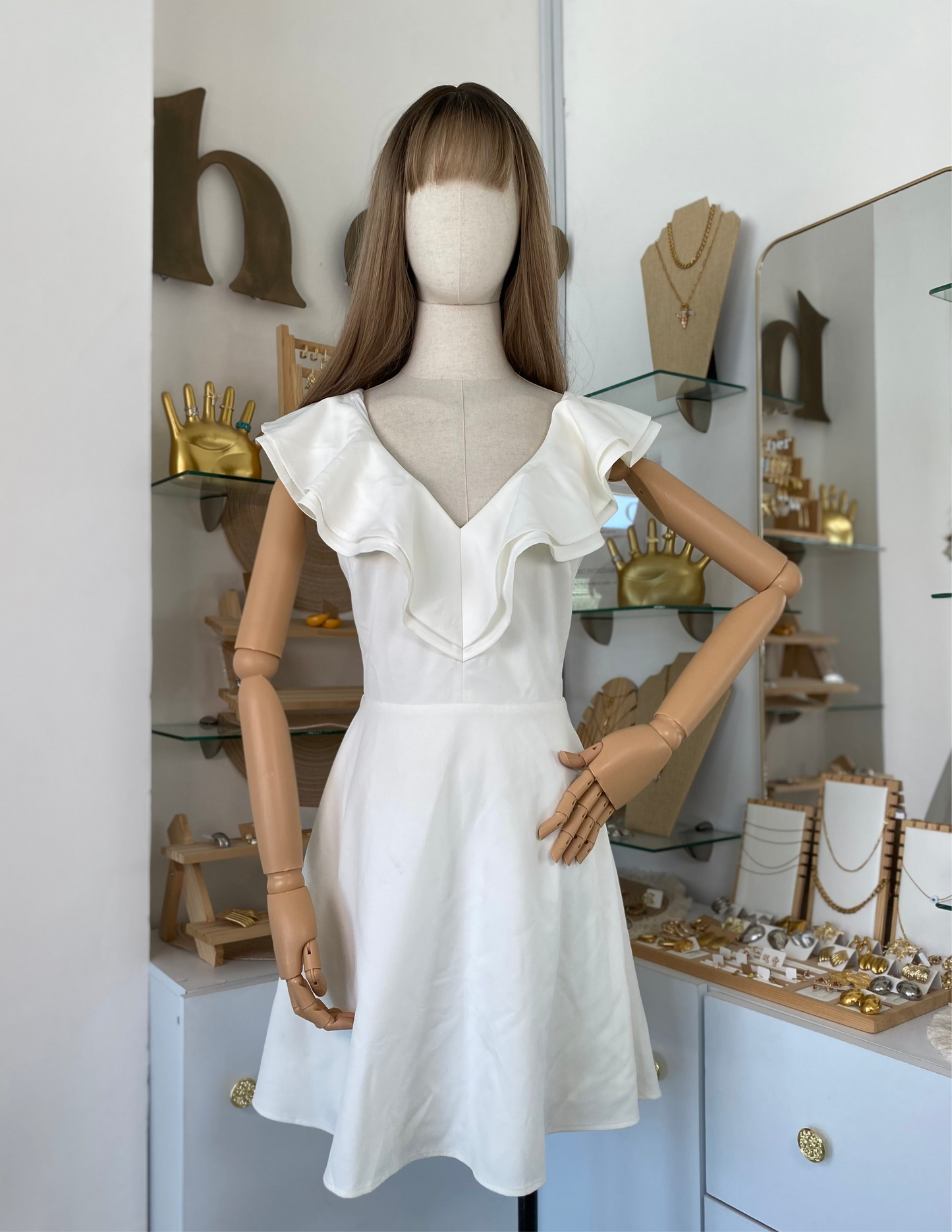 Vestido blanco con volantes