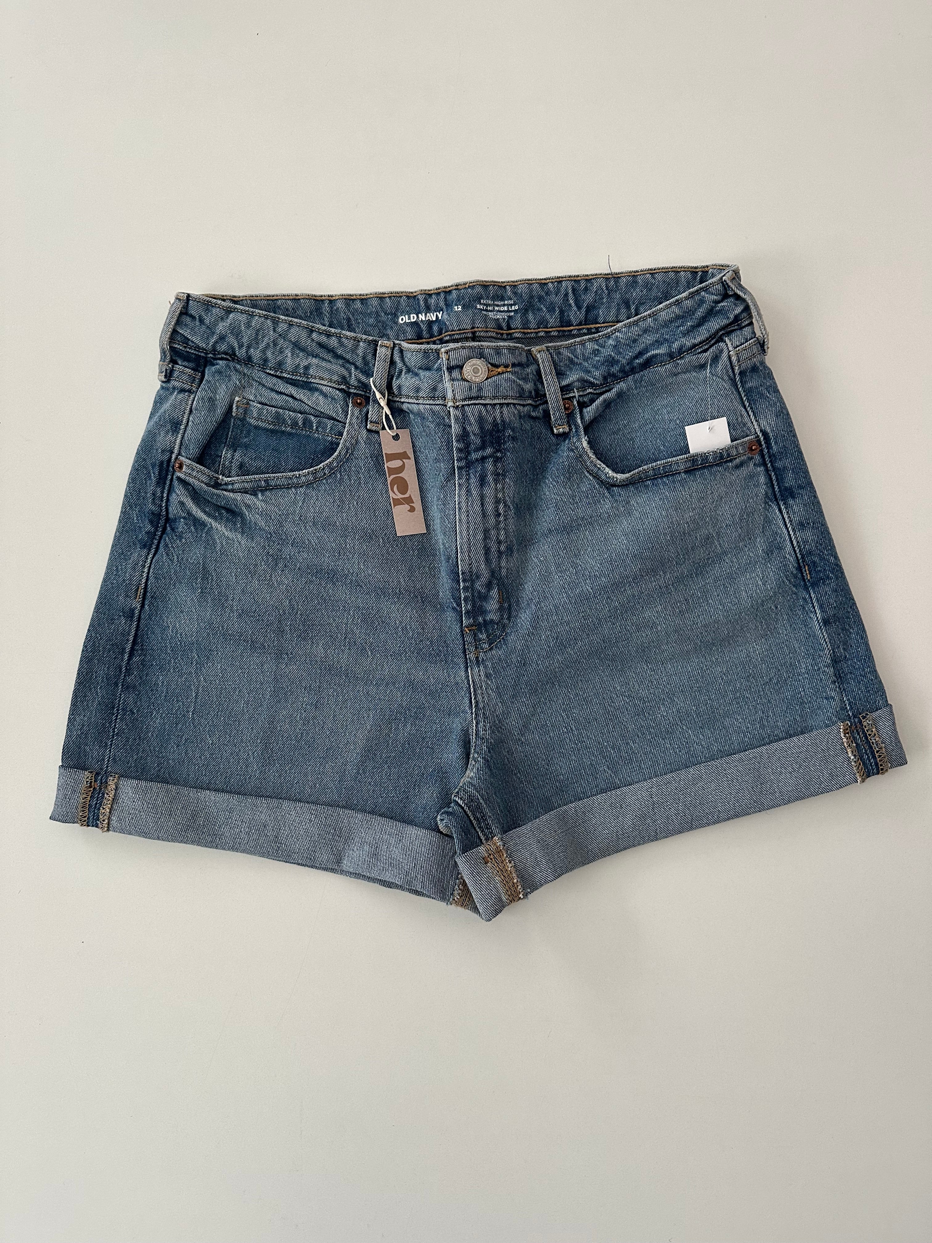 Short wide leg