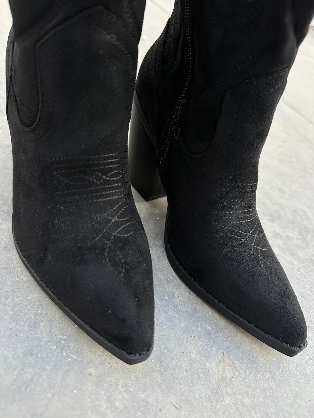 Bota vaquera gamuza