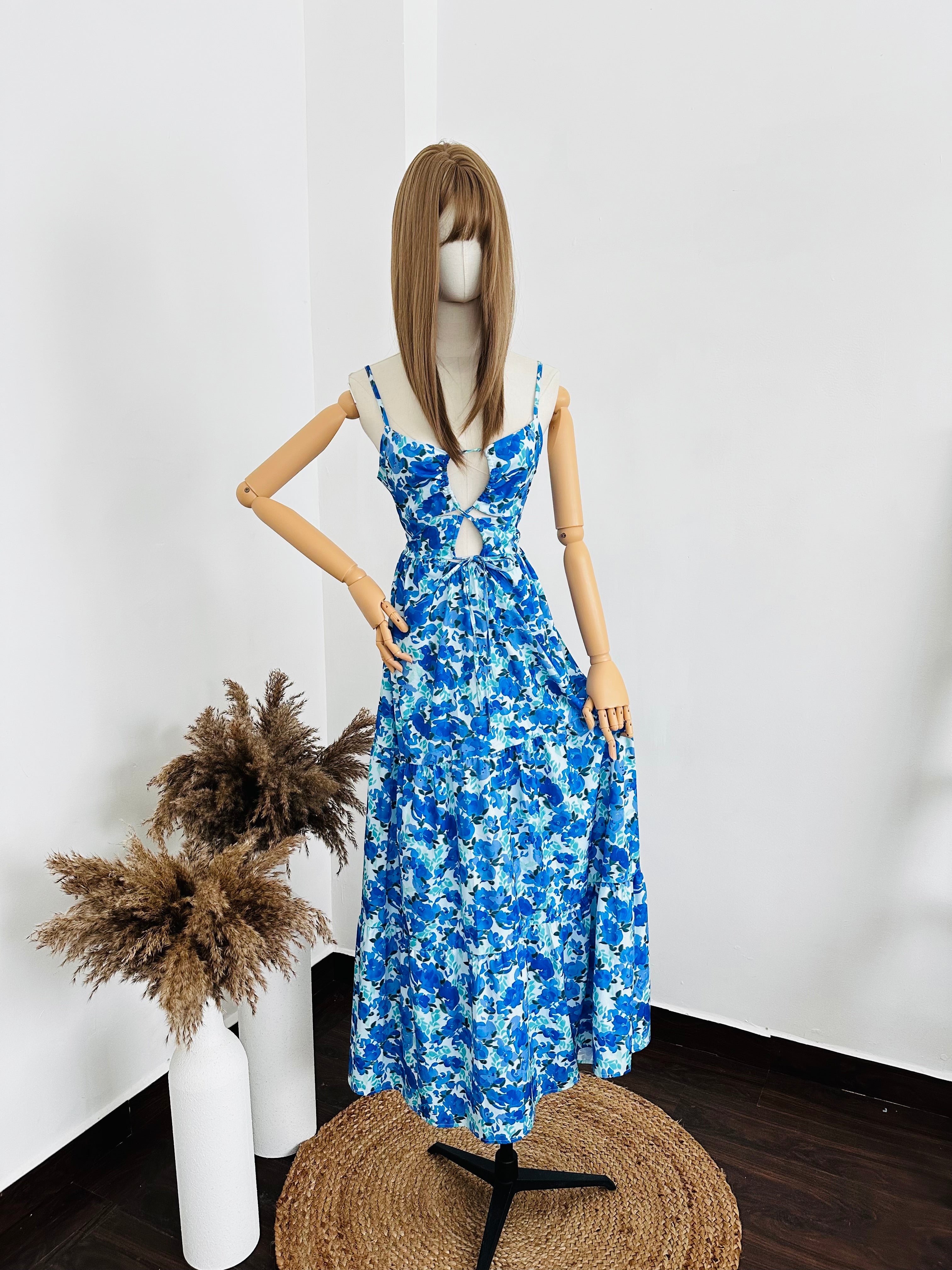 Vestido floral c/escote