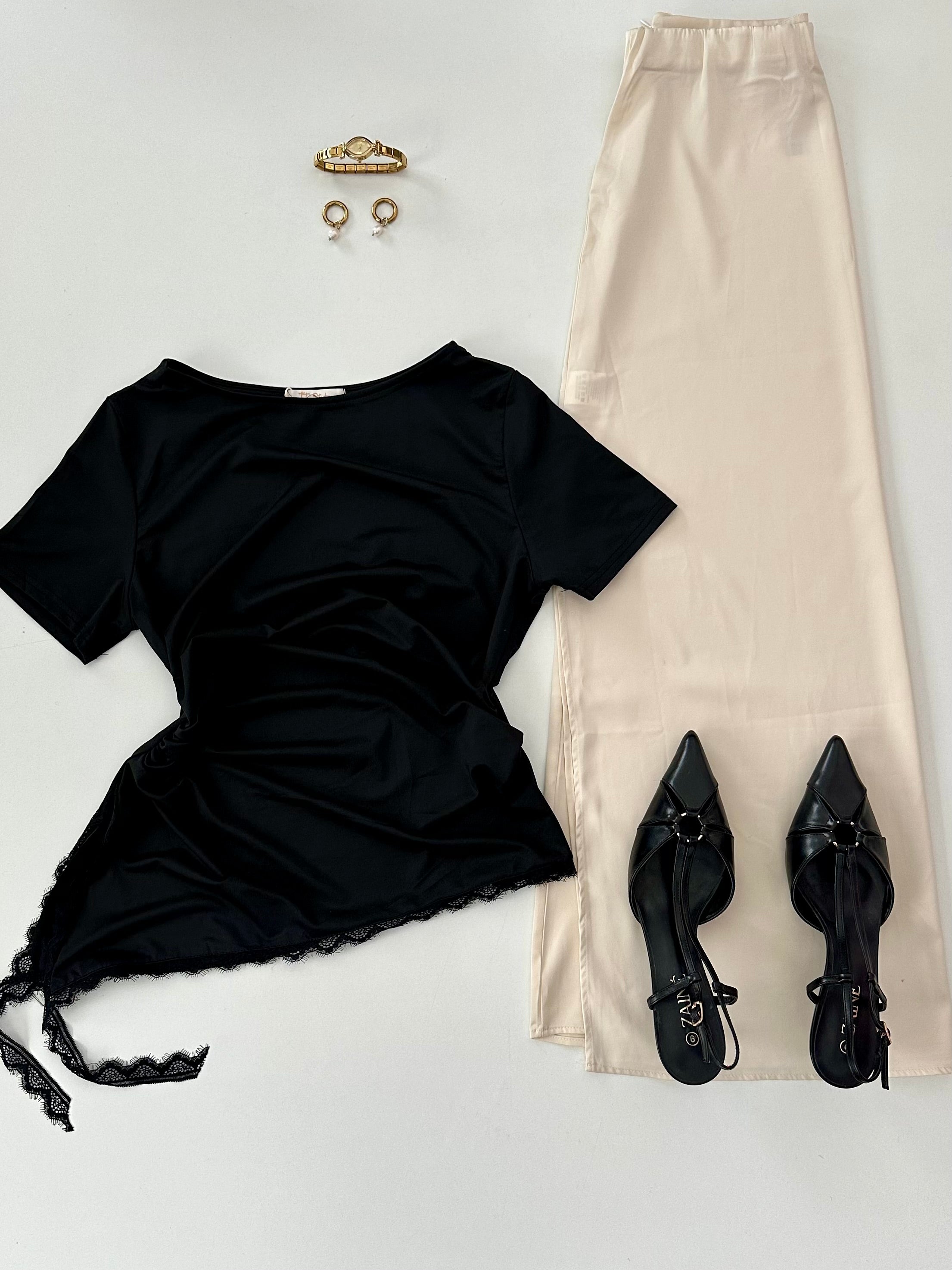 Blusa lisa con encaje