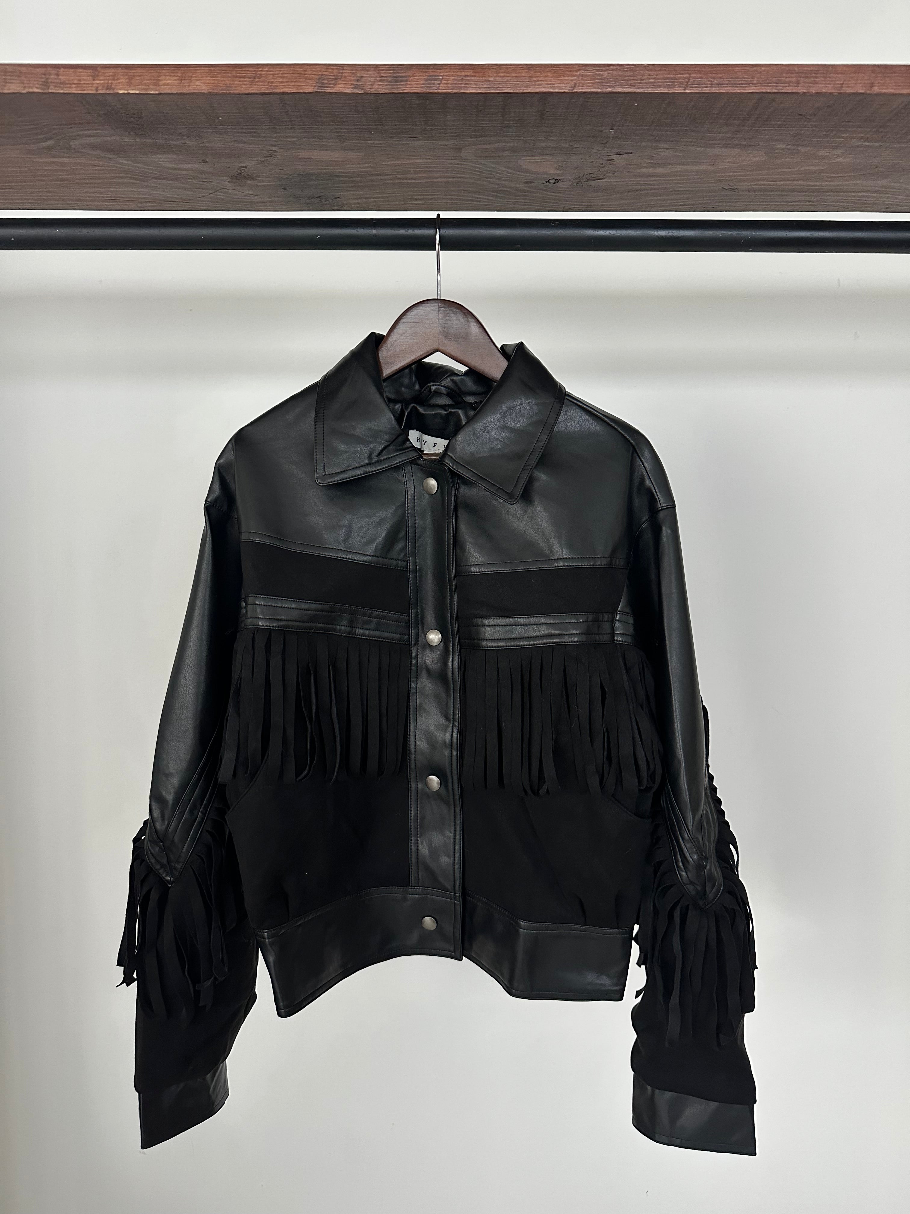 Chamarra de piel c/flecos