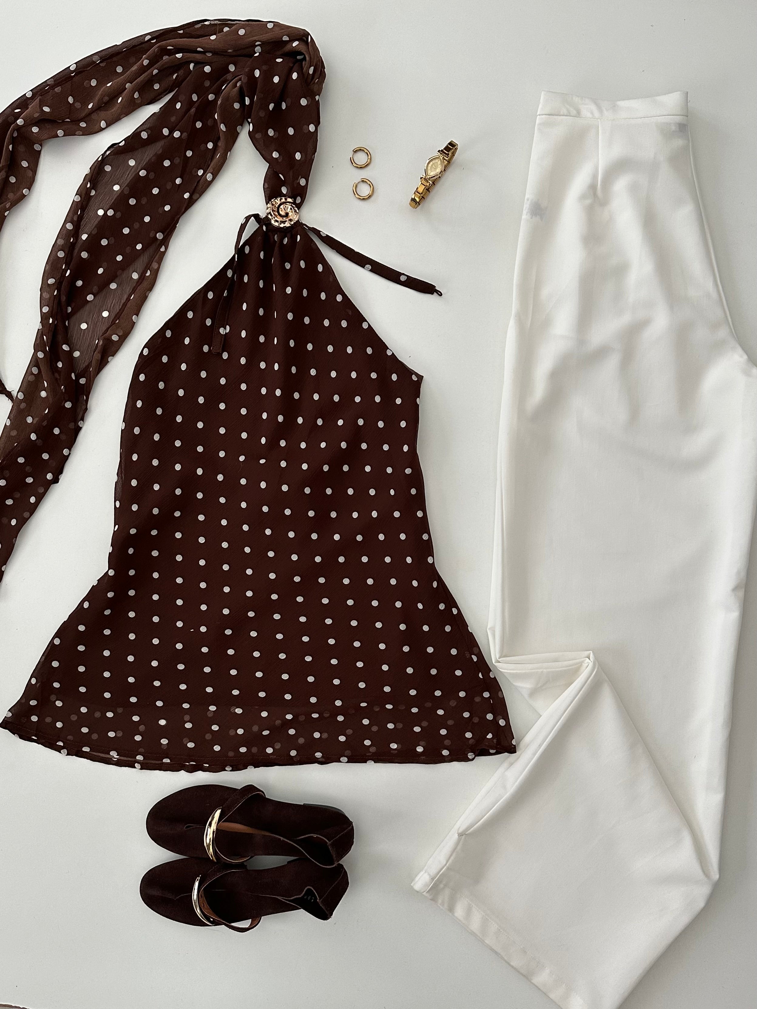 Blusa Halter polka c/ detalle dorado