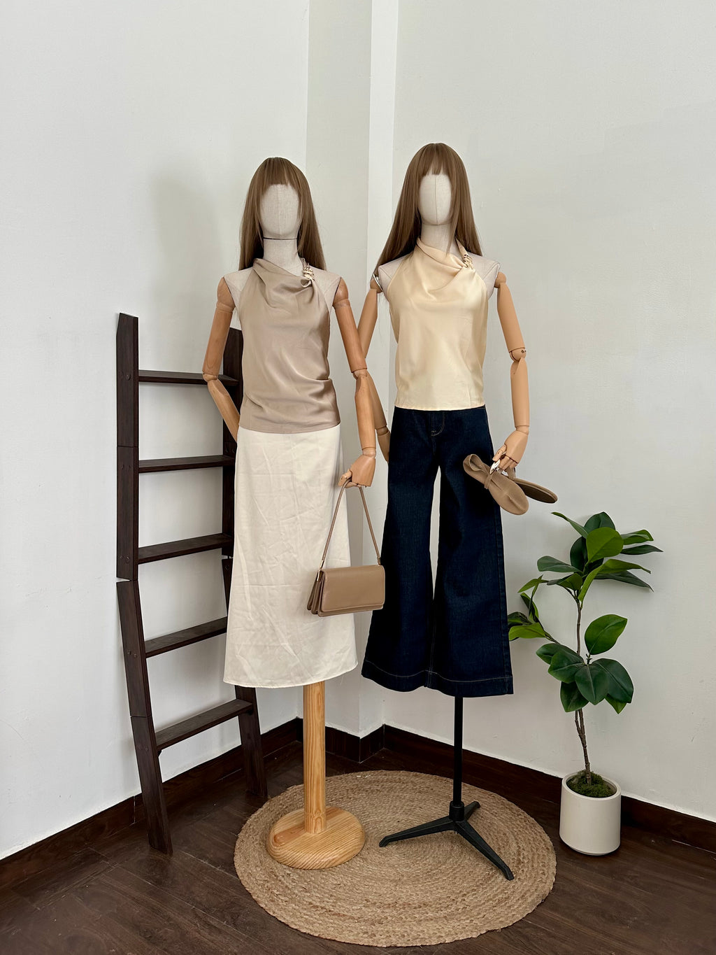 Blusa Halter c/ argolla dorada