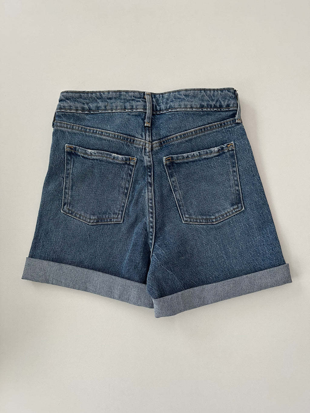 Short wide leg
