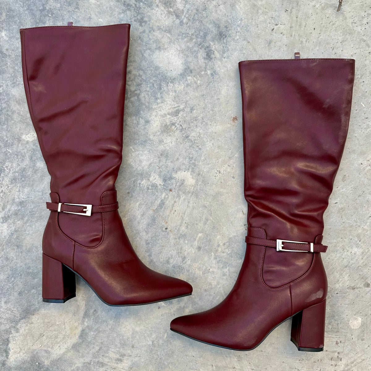 Bota larga c/hebilla