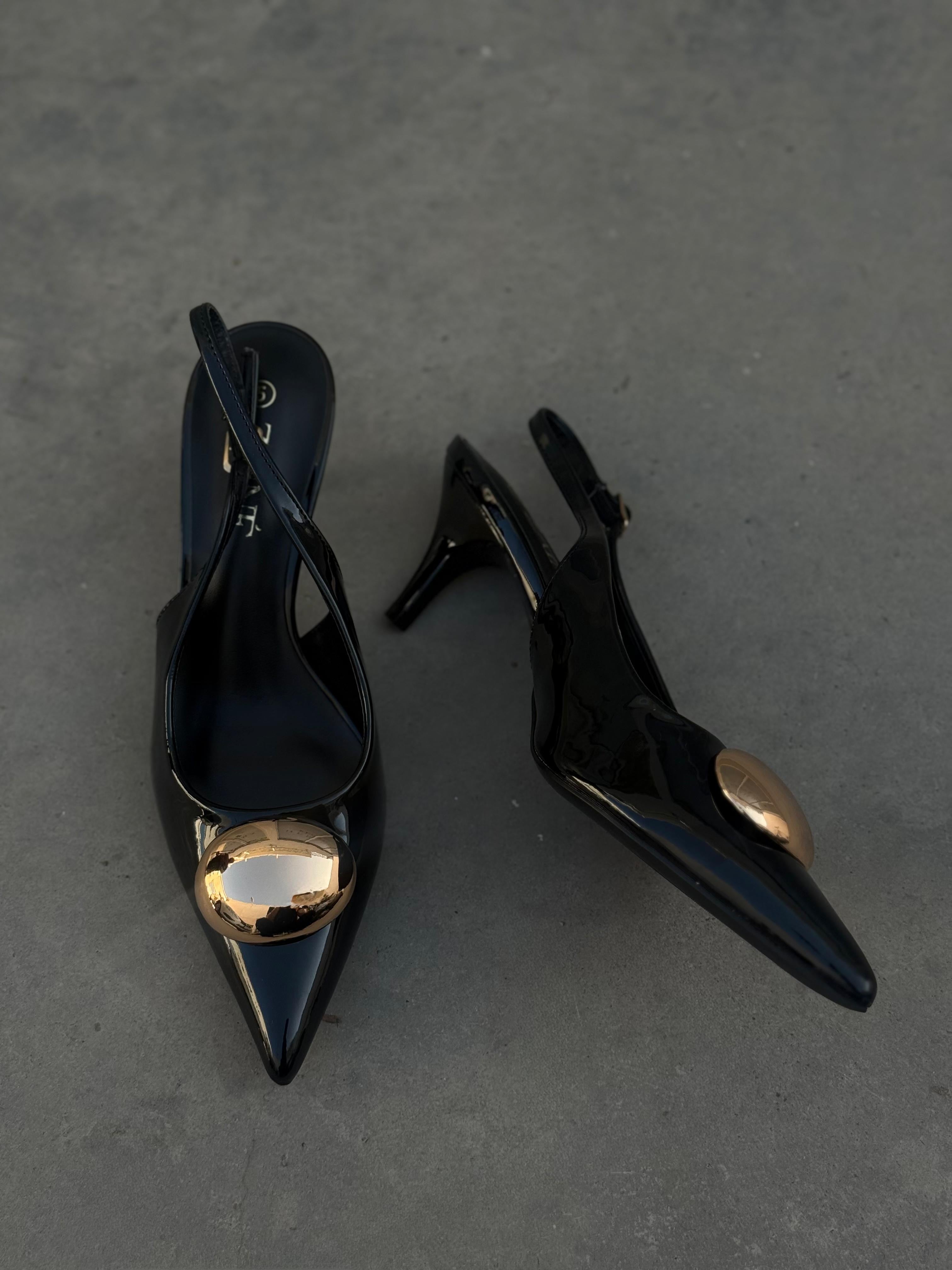 Gold Loop Stilettos