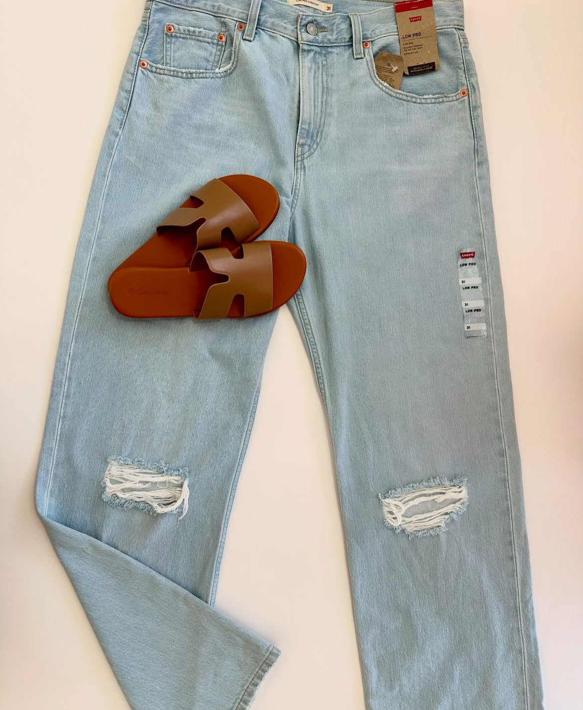 Levi's jeans •Low pro•