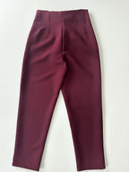 Pantalón slim vino