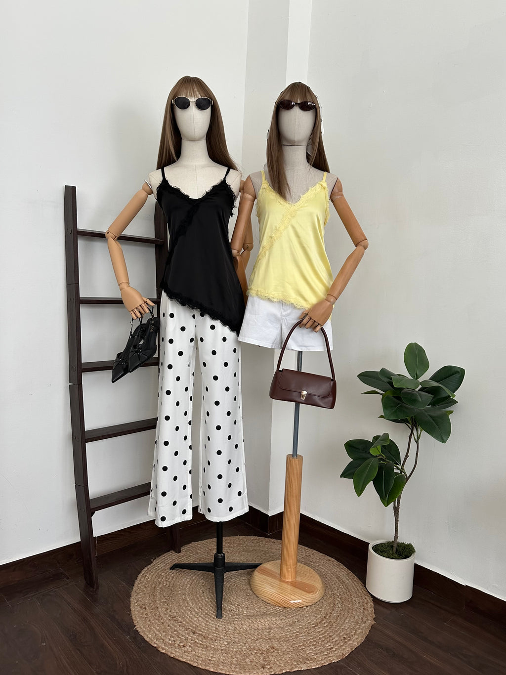 Blusa de tirantes con encaje