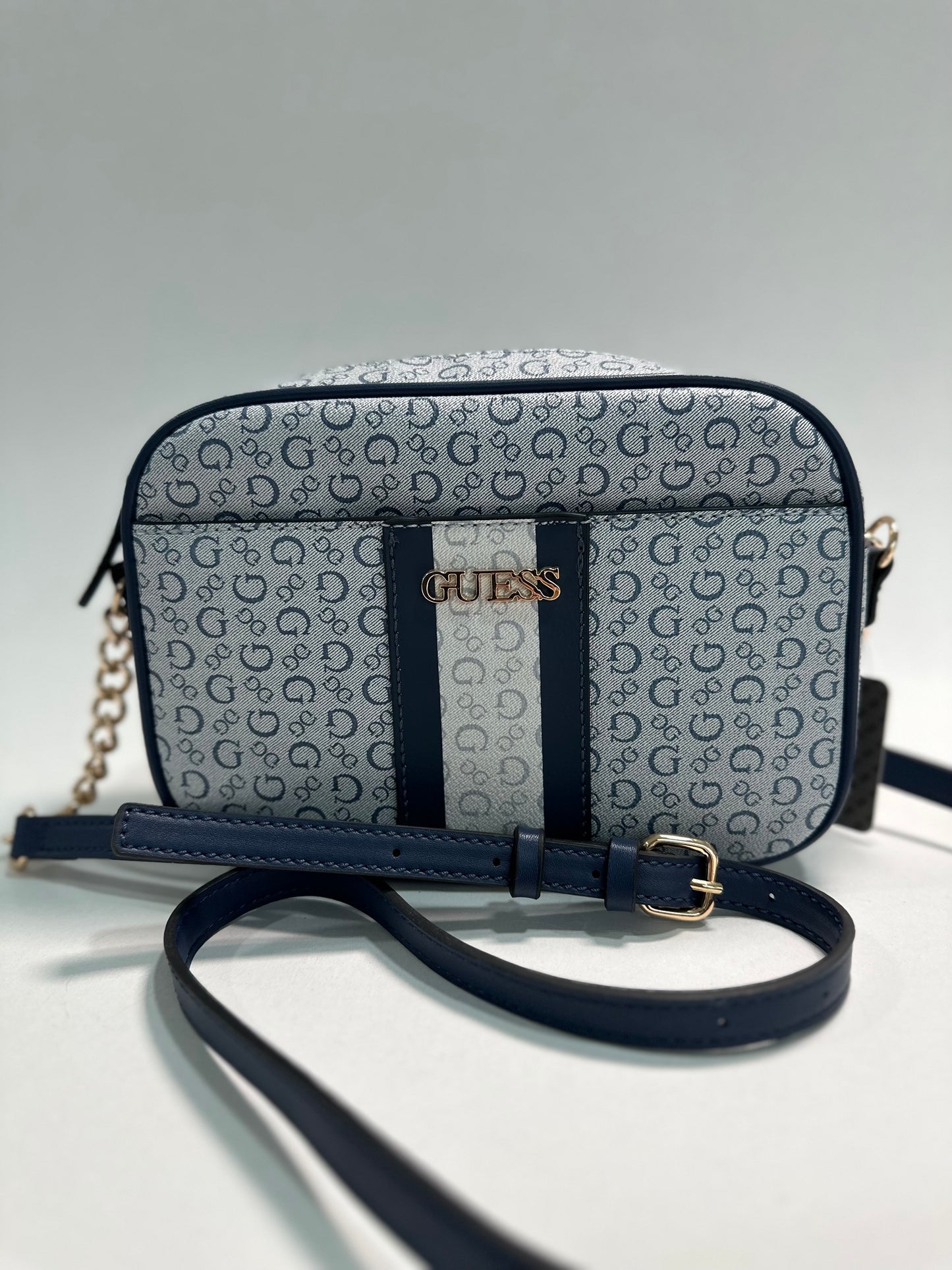 GUESS •Crossbody•