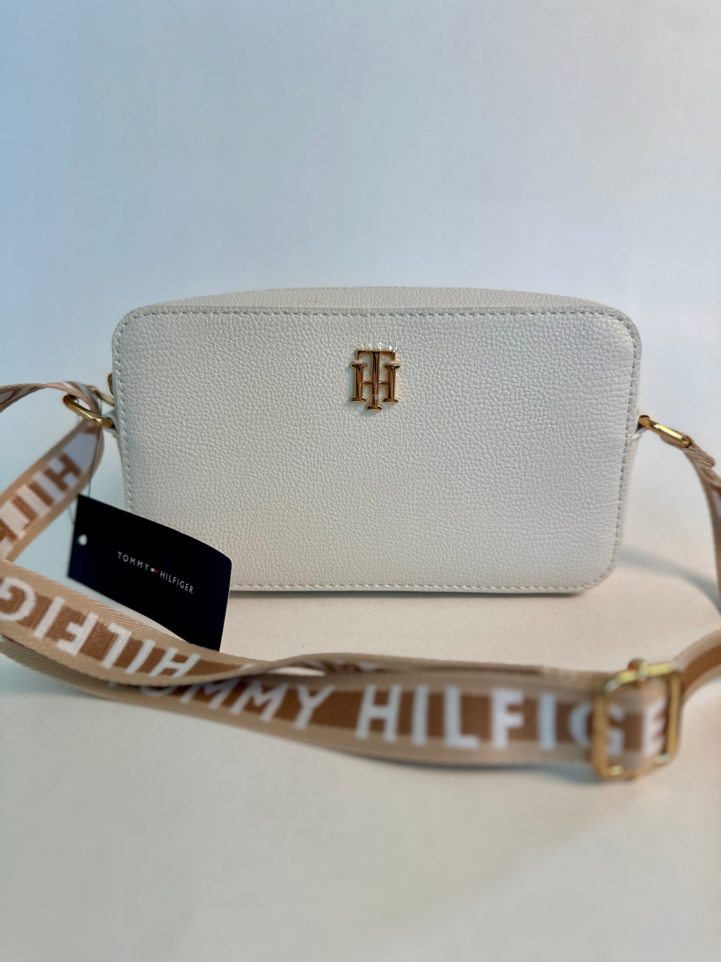 Crossbody •Tommy Hilfiger•