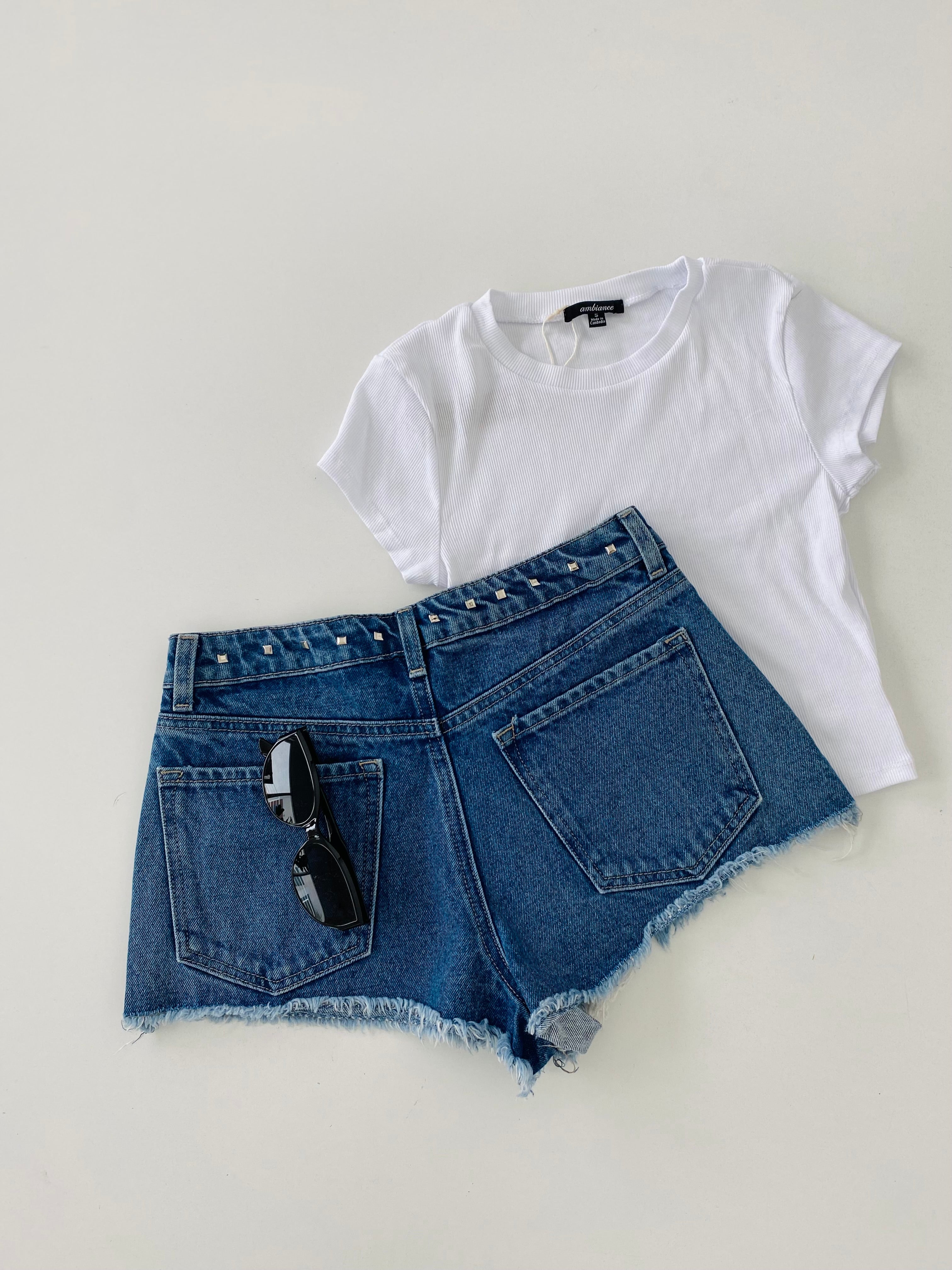 Short denim