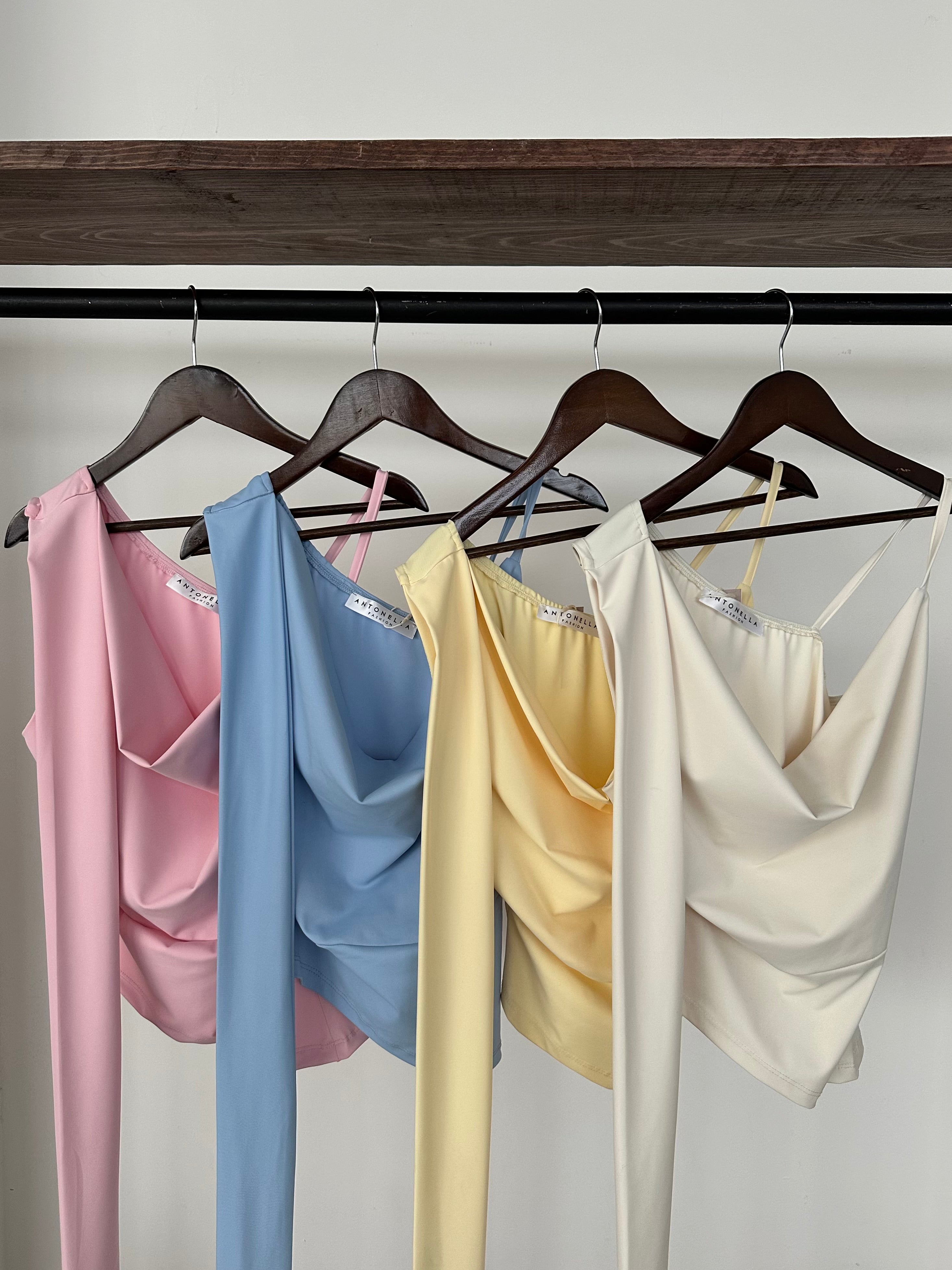 Blusa listón asimétrica