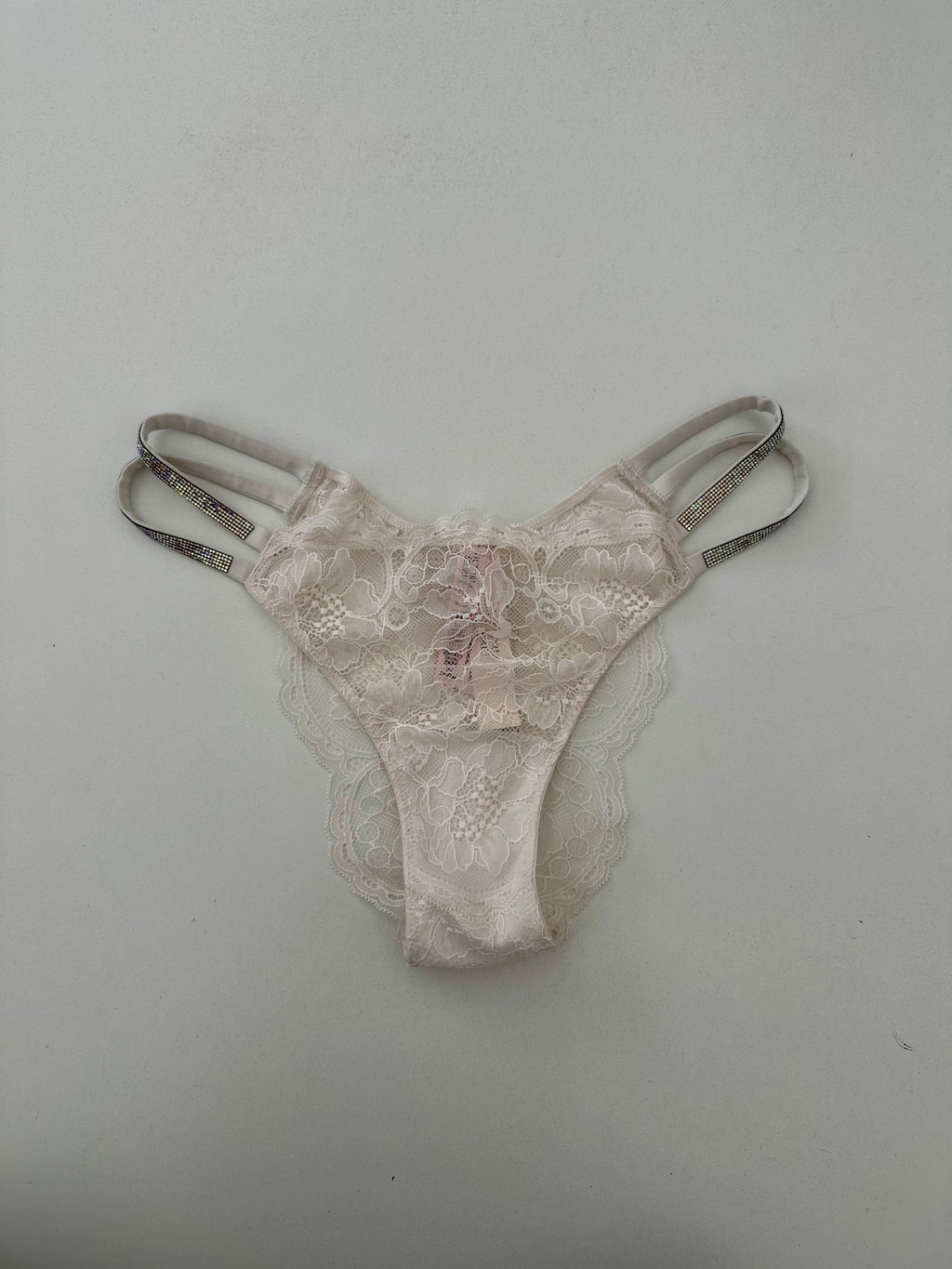 Tanga encaje c/brillo
