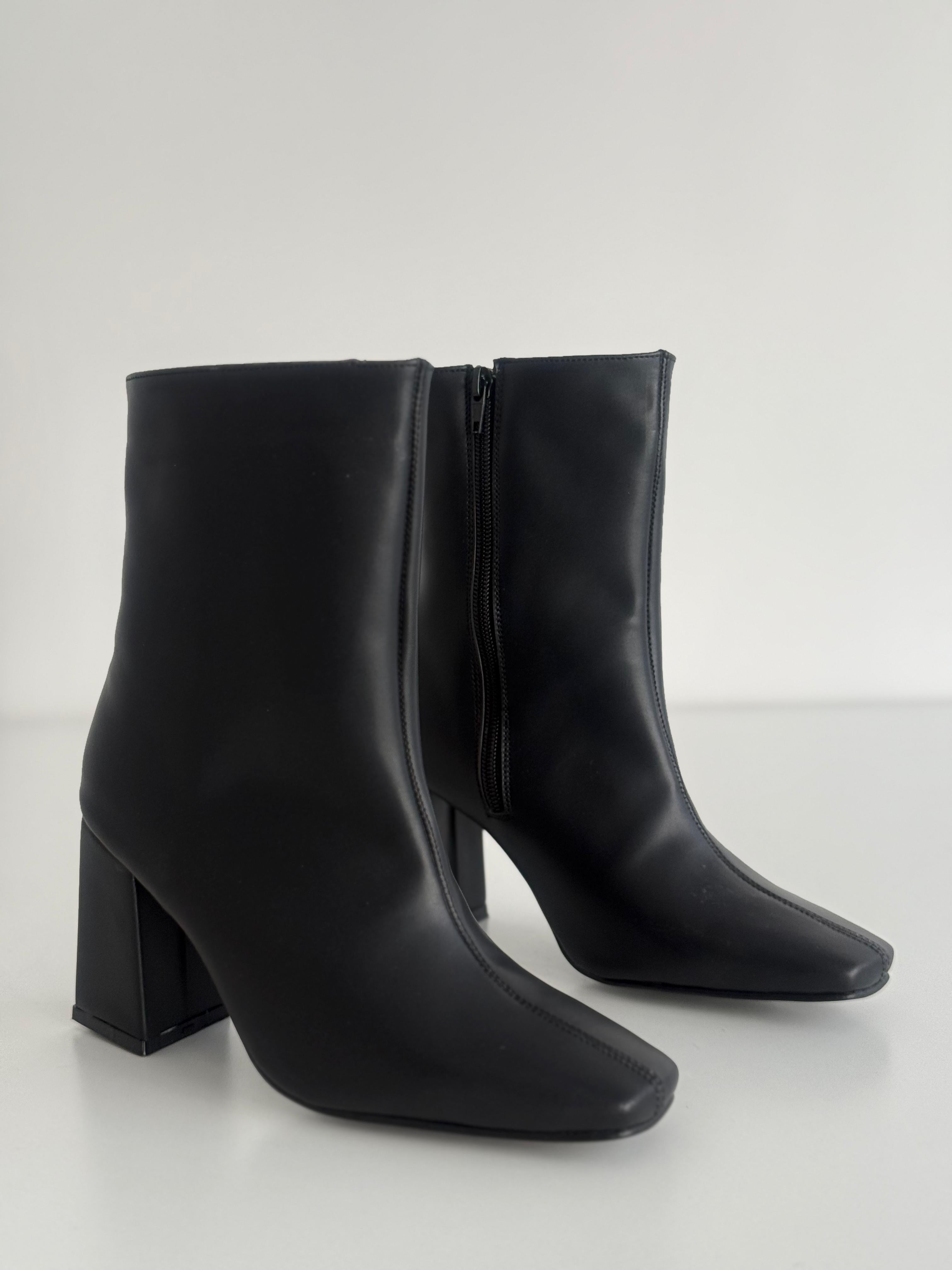 Botin corto “HERSHOP”
