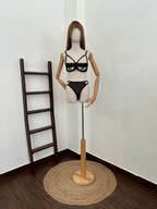 Set mesh con detalle dorado