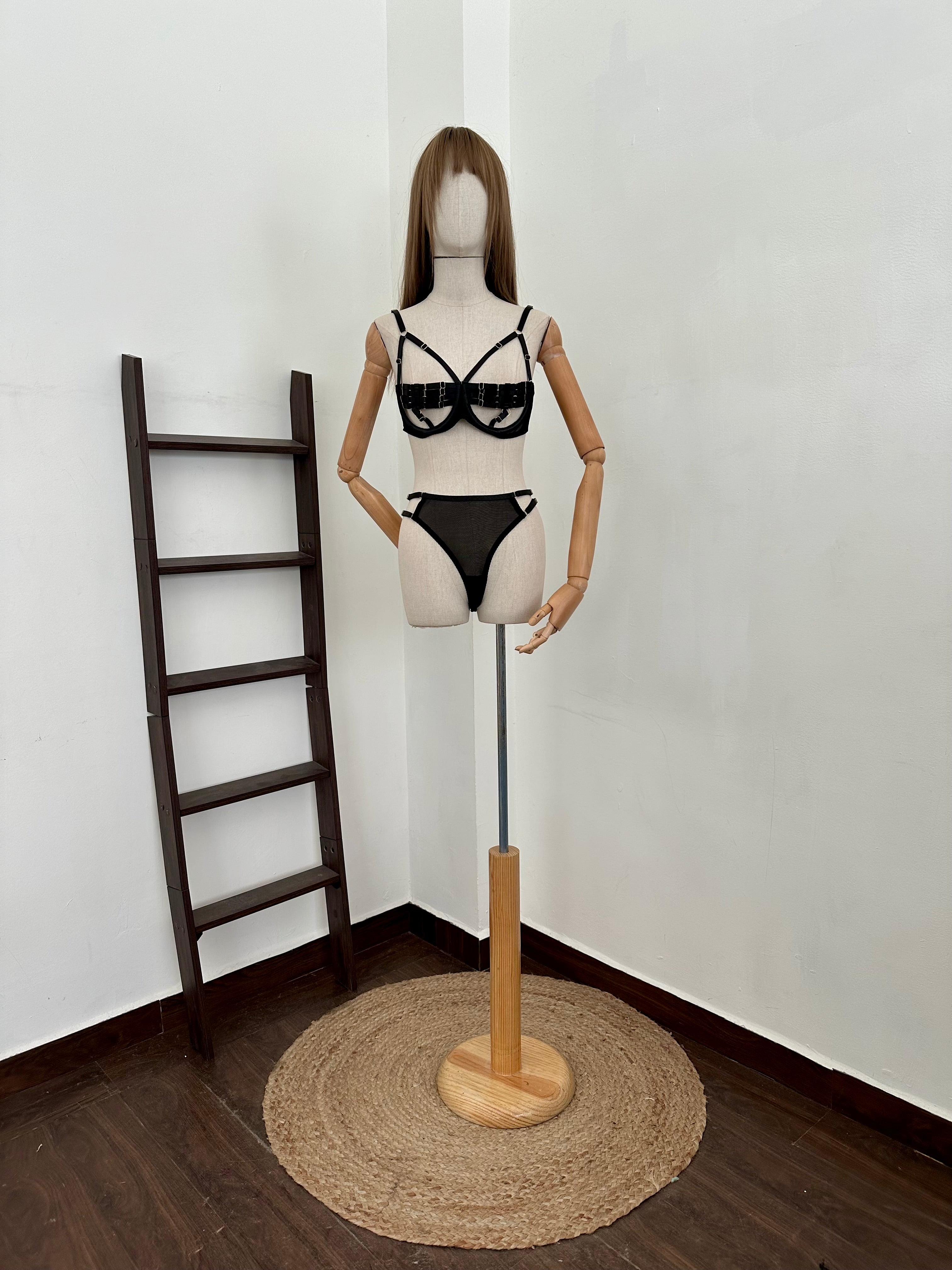 Set mesh con detalle dorado