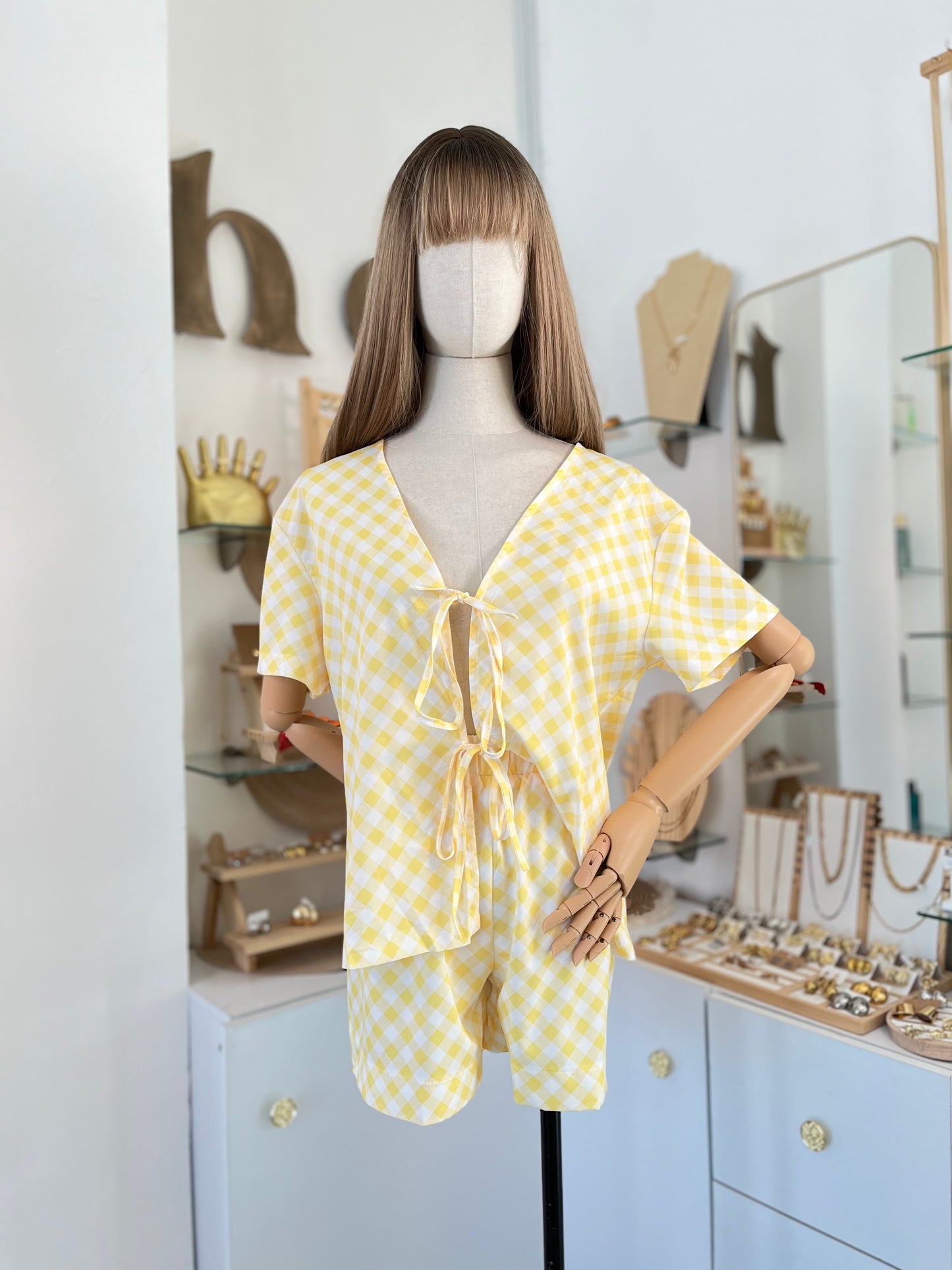 Conjunto amarillo de cuadros