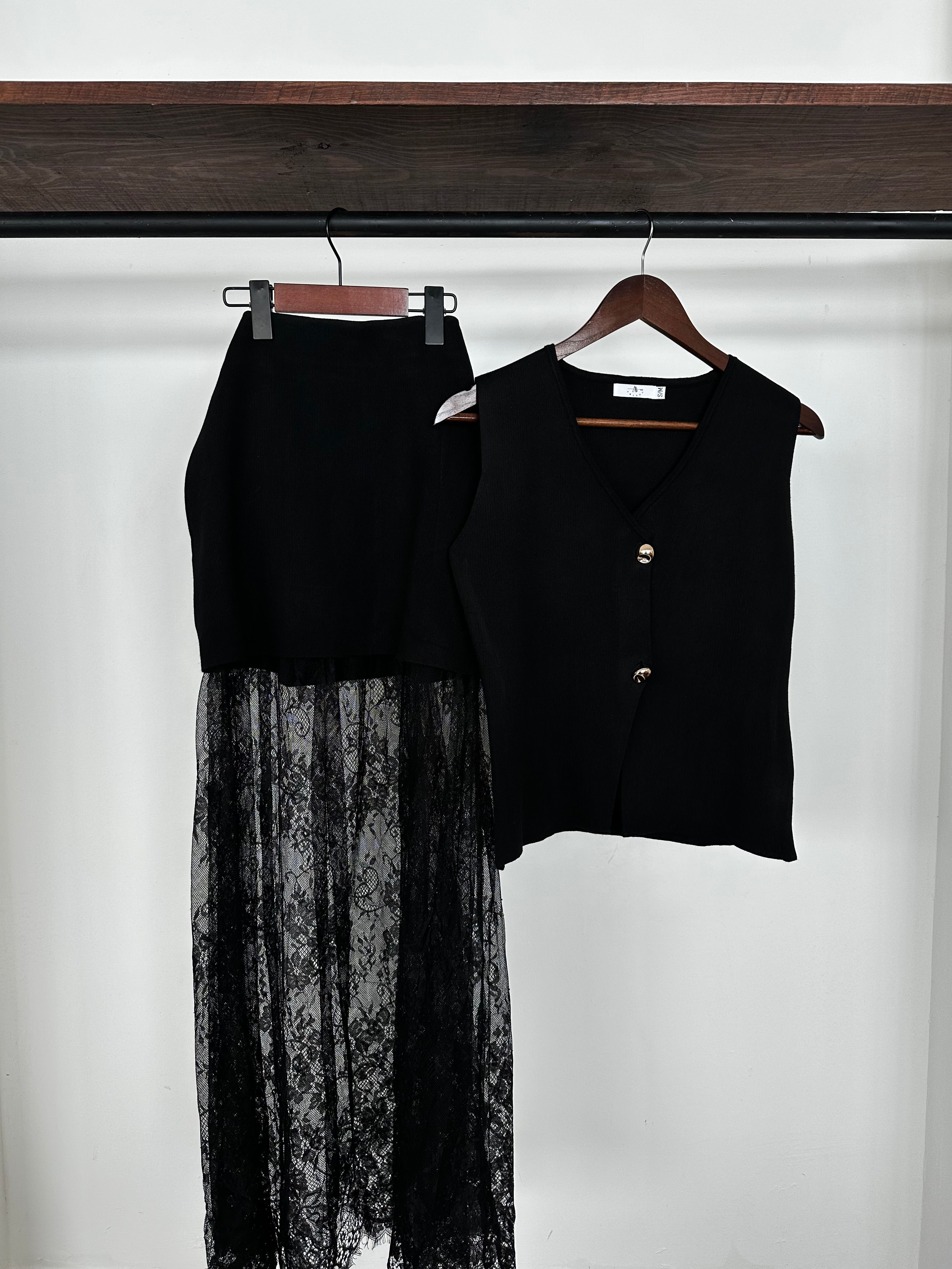 Conjunto falda con encaje