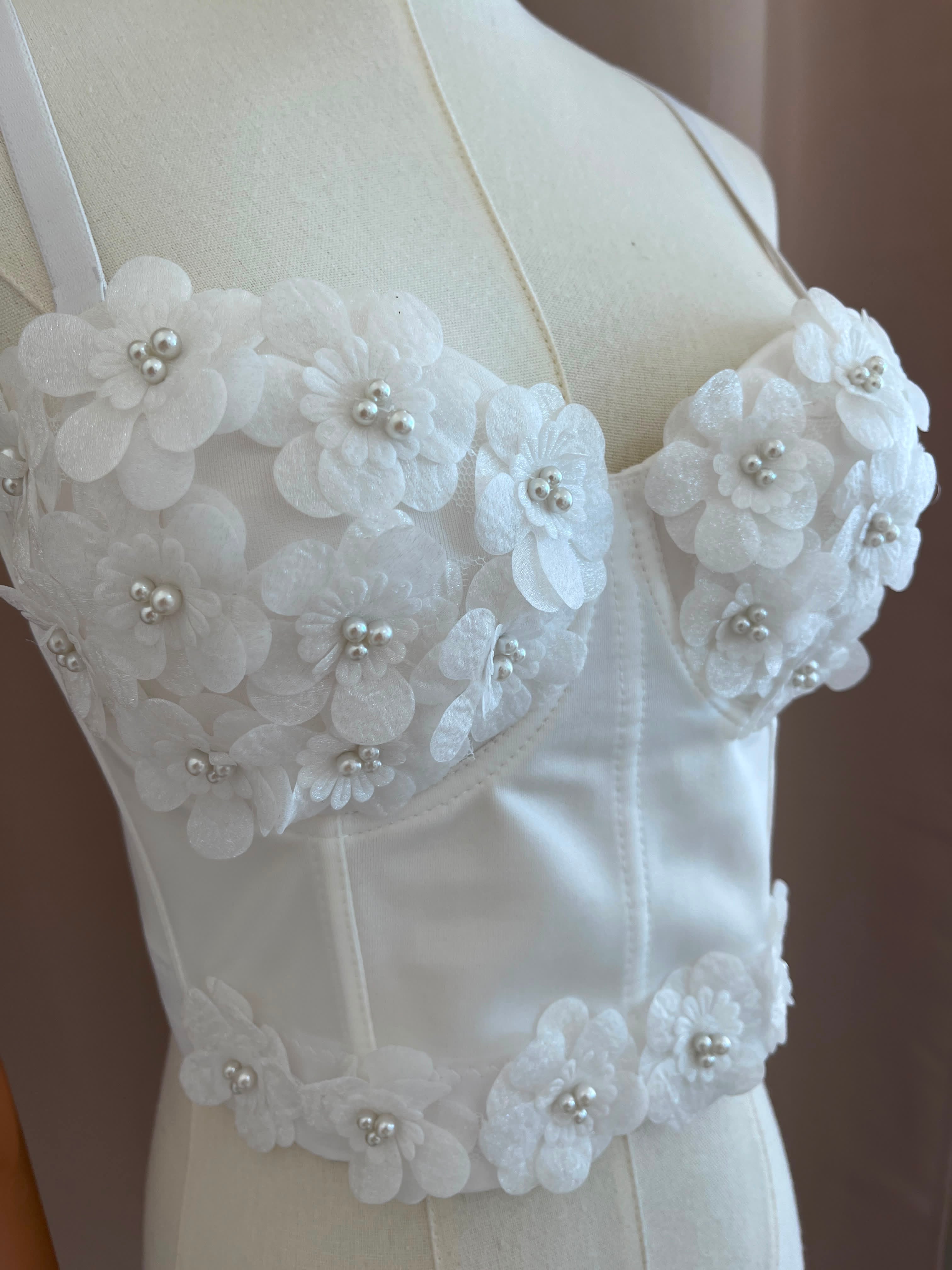 Corset floral c/perlas