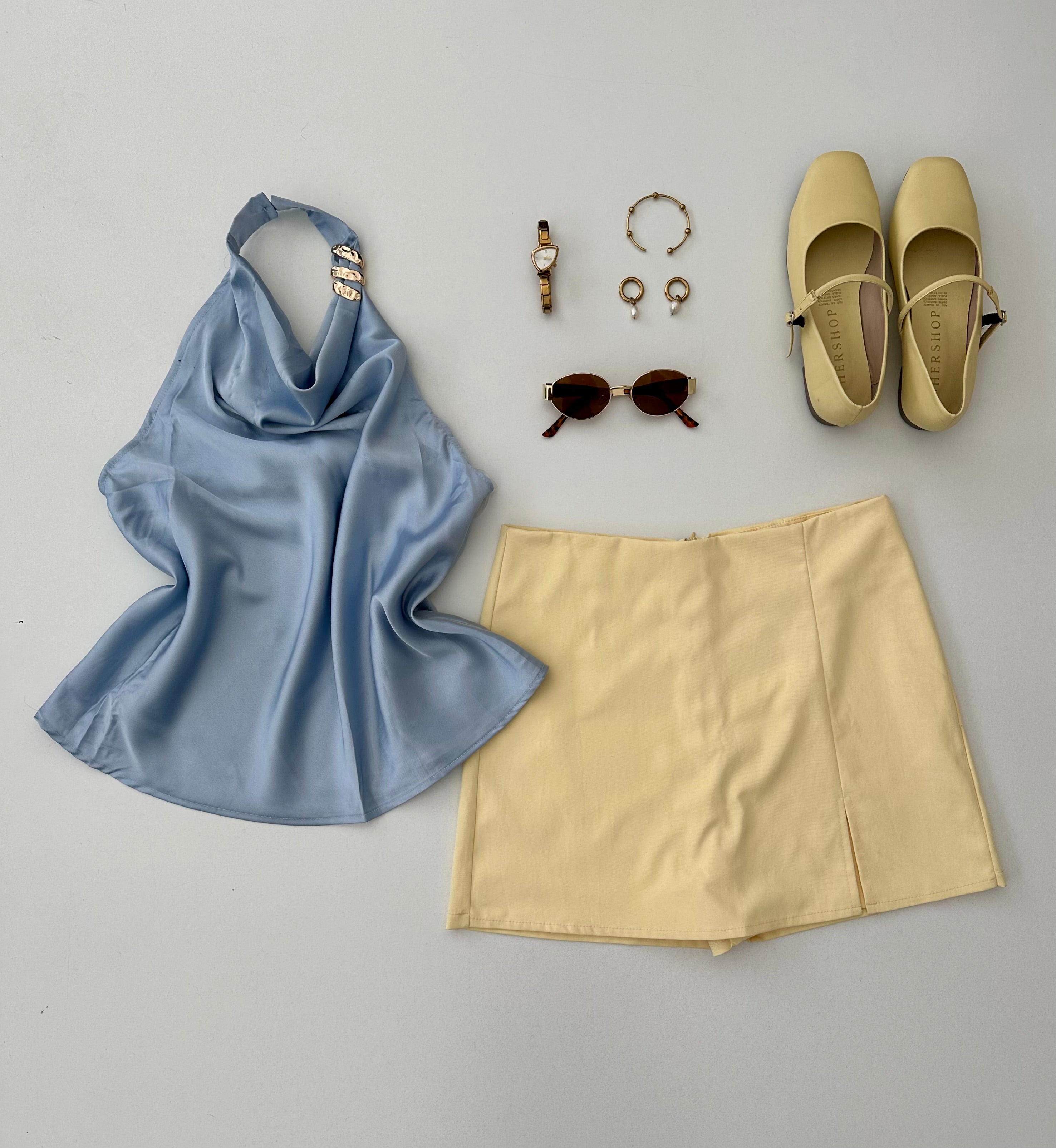 Blusa Halter c/ argolla dorada
