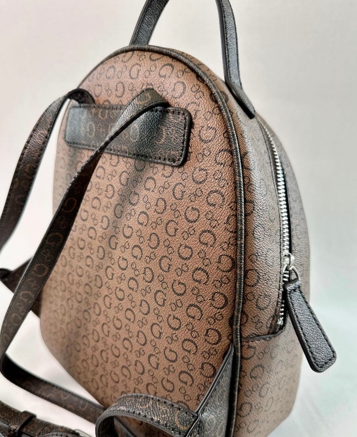 Mochila •GUESS•