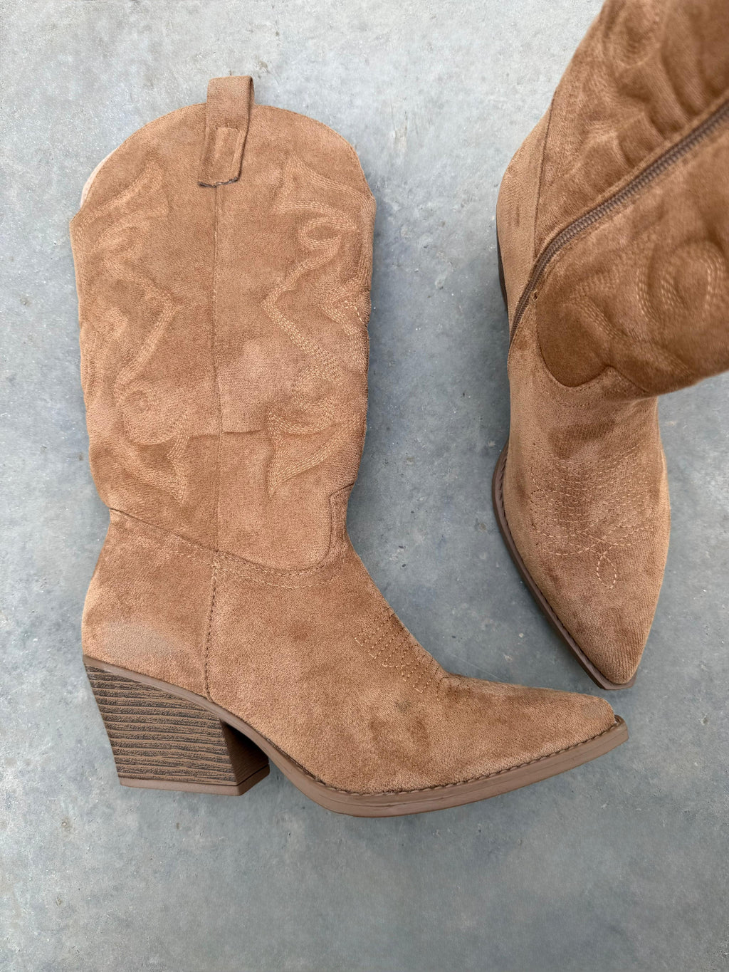 Botas vaqueras gamuza