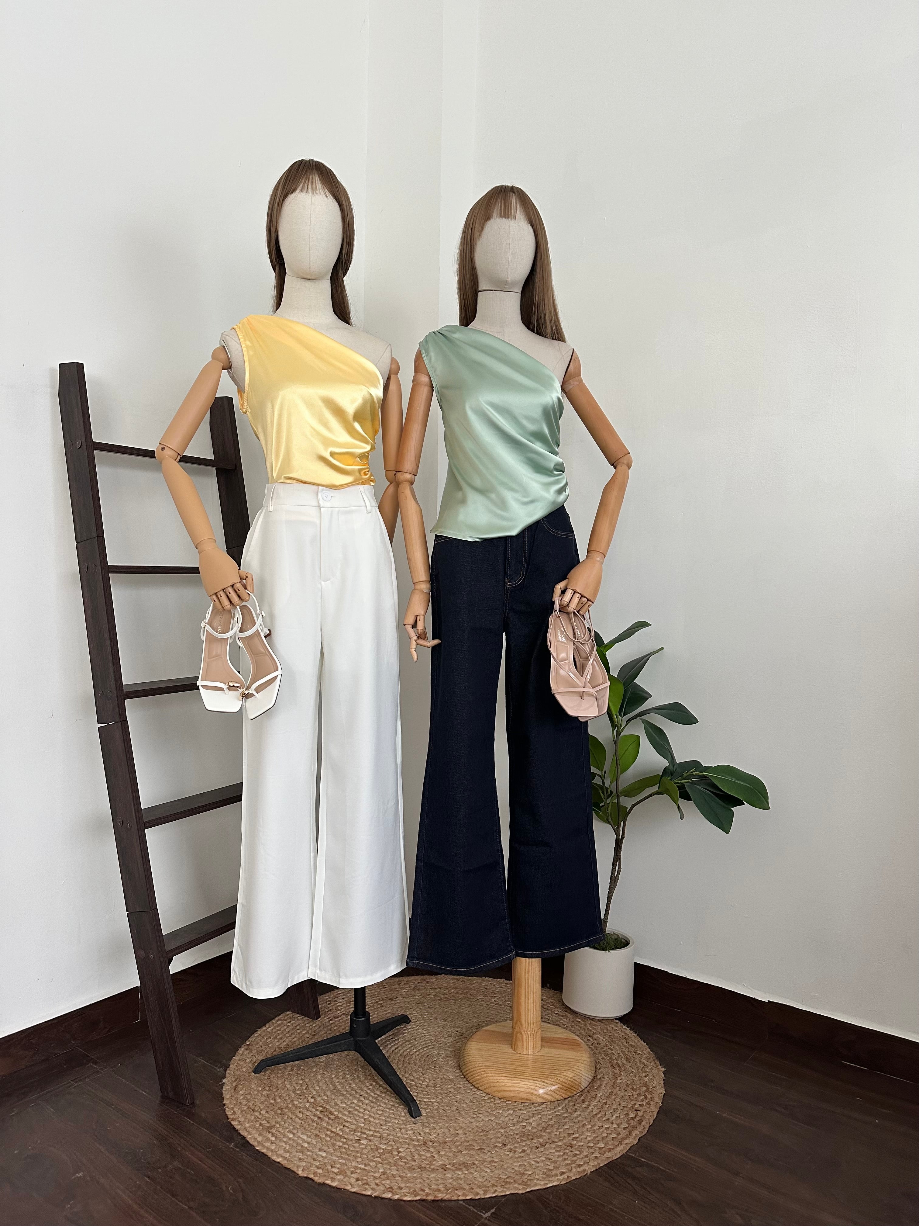 Blusa asimétrica satinada