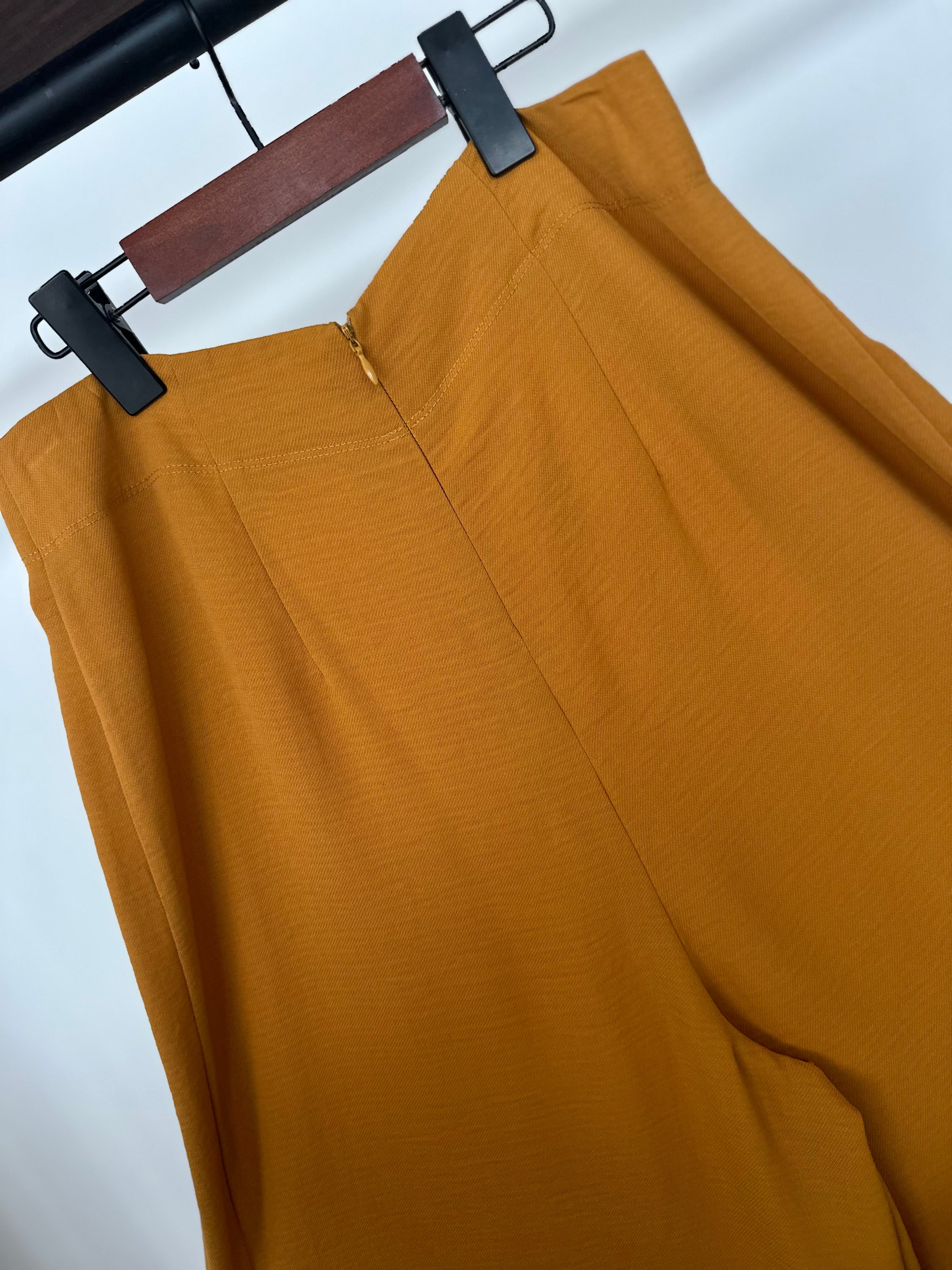 Pantalón ámbar holgado