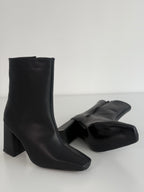Botin corto “HERSHOP”