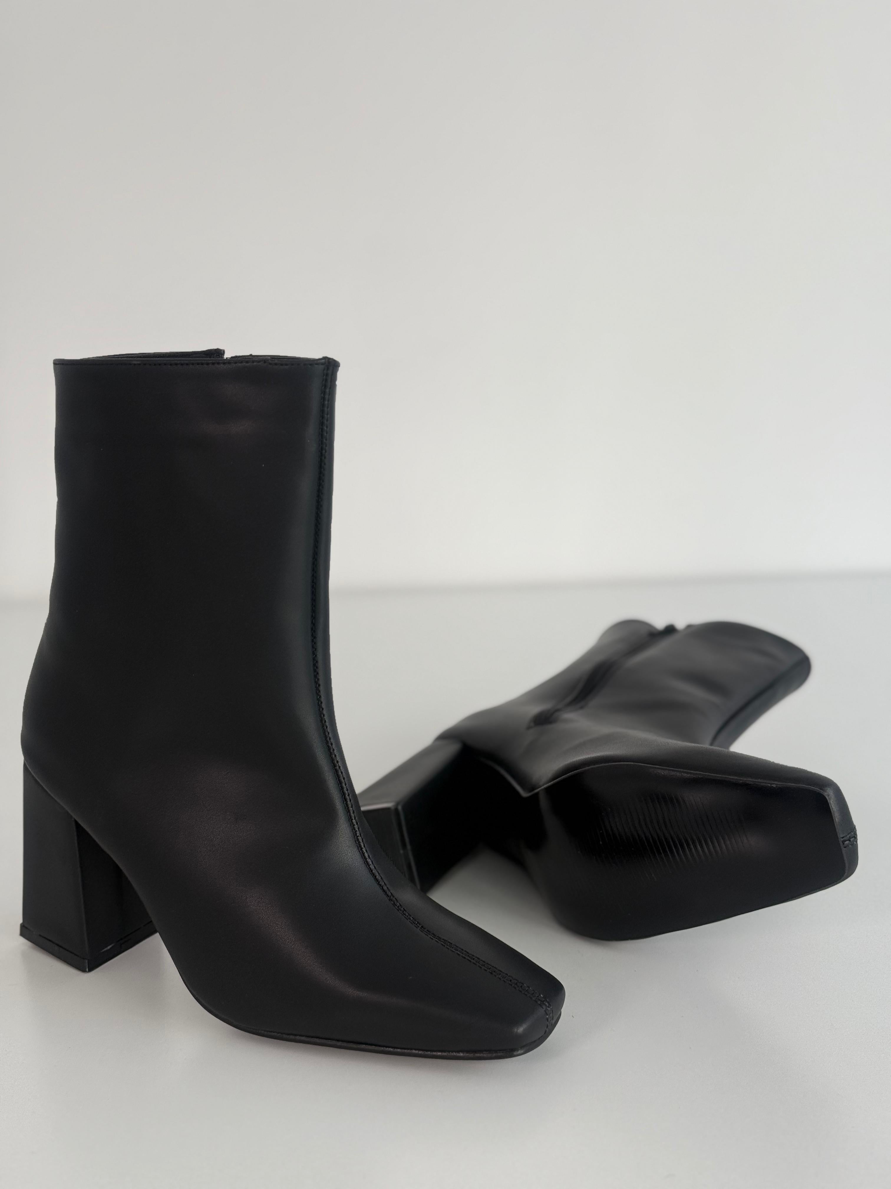 Botin corto “HERSHOP”